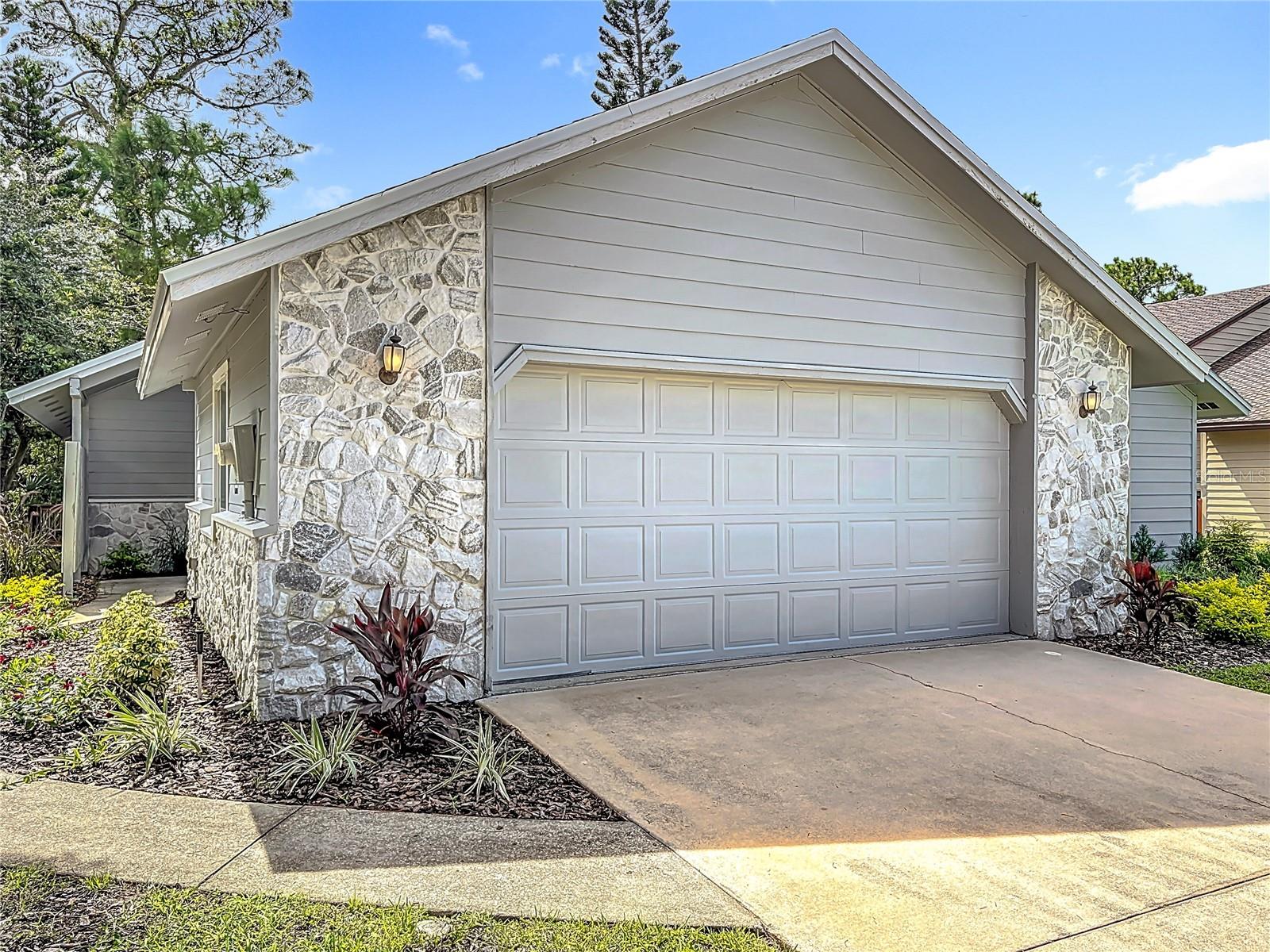 PELICAN BAY PH 04 UNIT 02 - Residential Lease