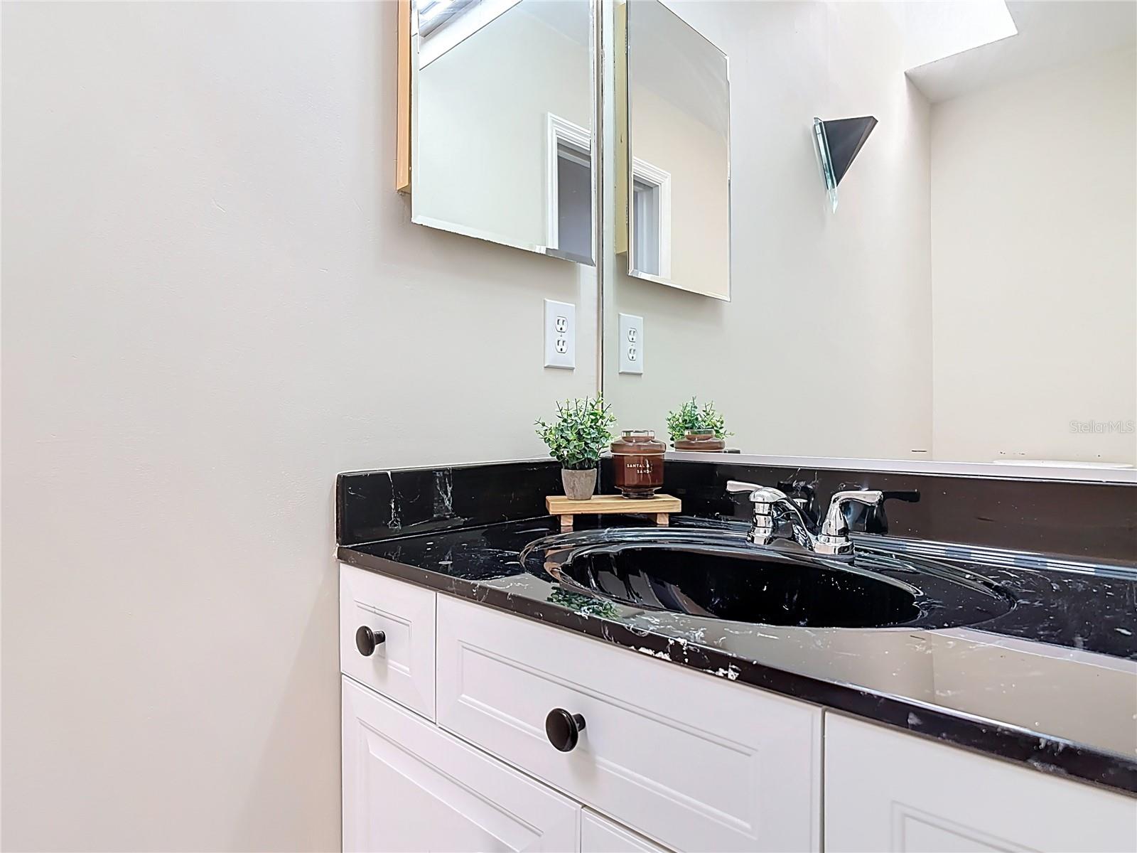 PELICAN BAY PH 04 UNIT 02 - Residential Lease