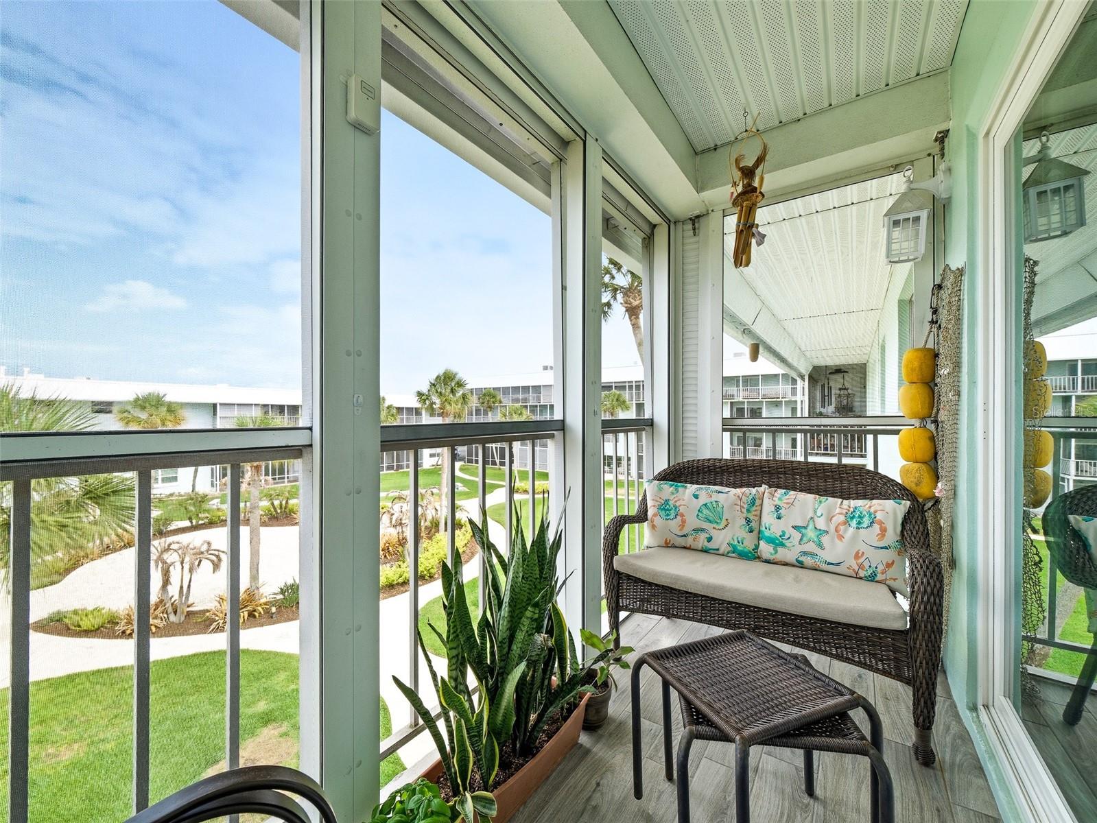 325 N CAUSEWAY 3040
