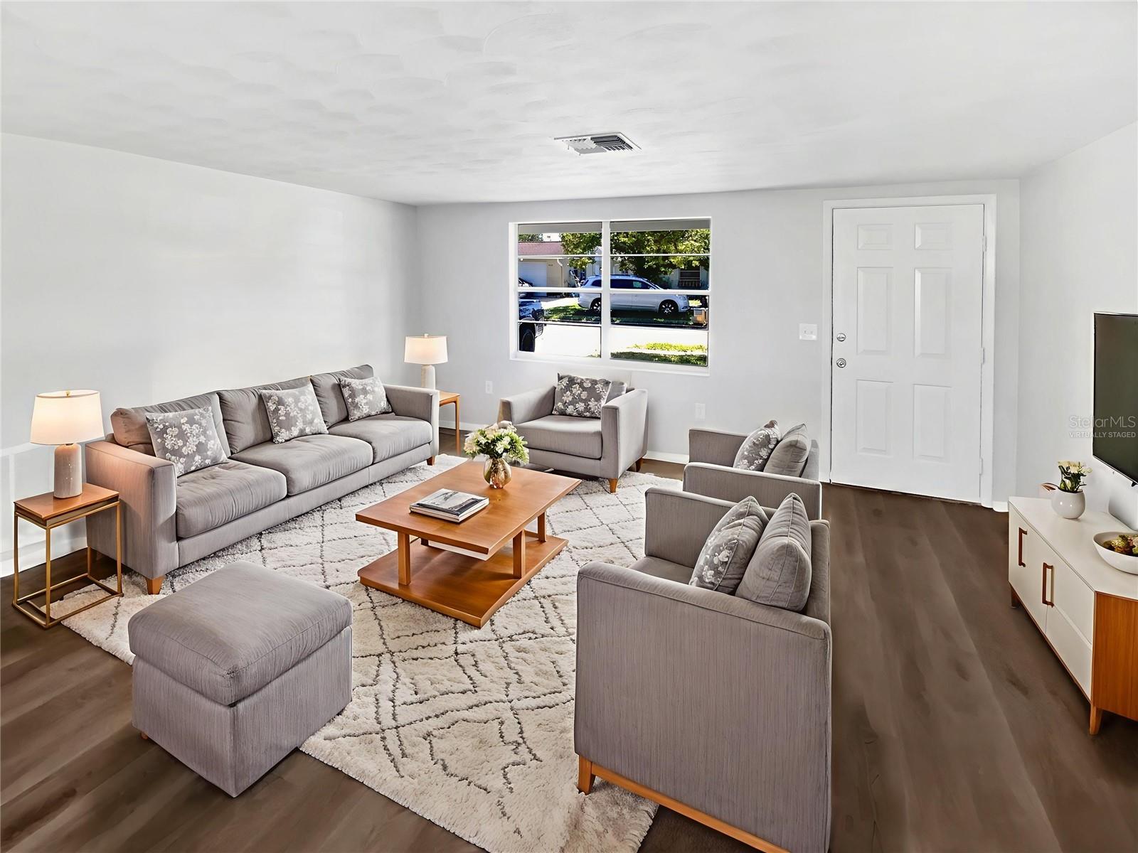 LA VILLA GARDENS - Residential