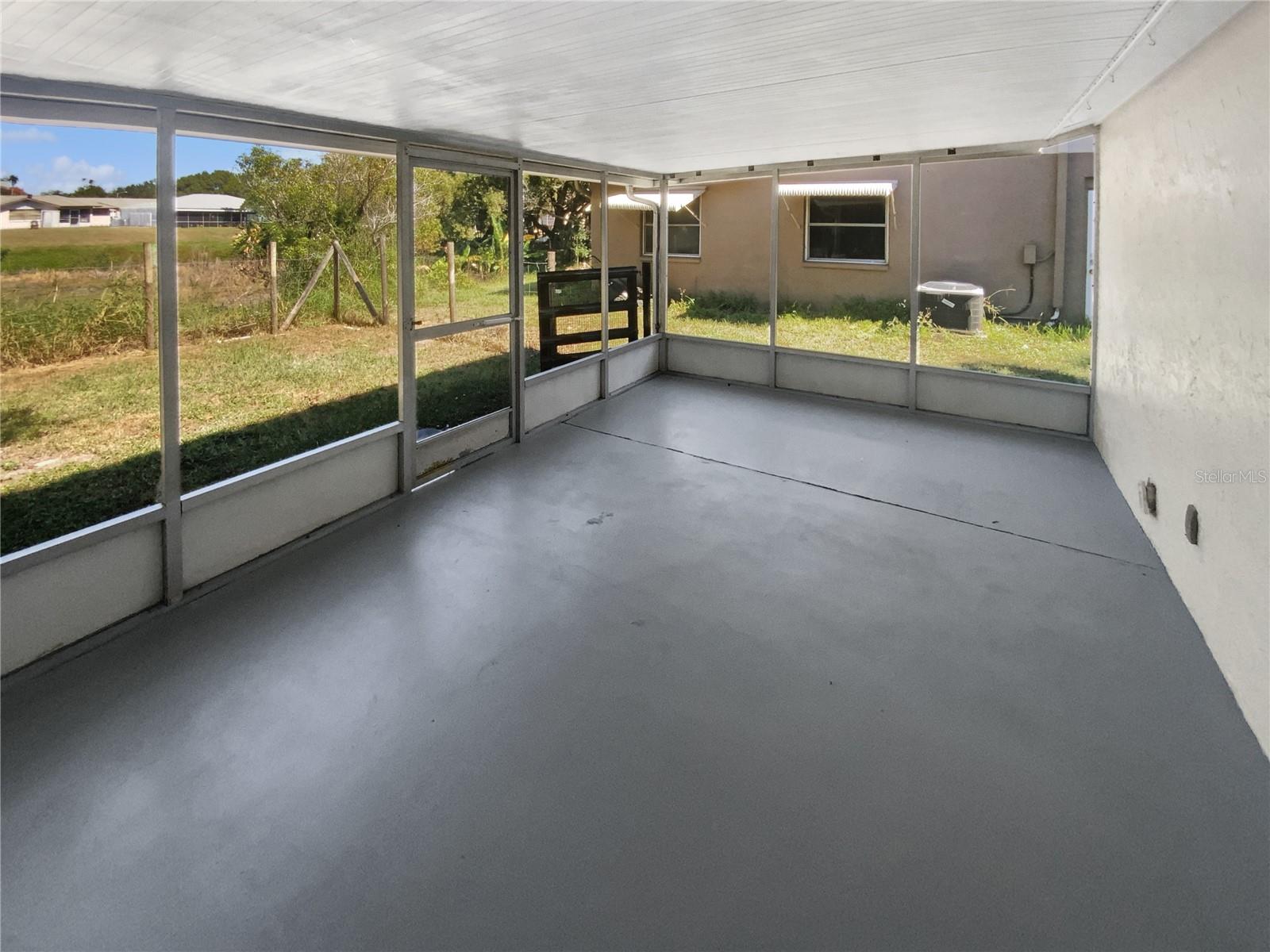 LA VILLA GARDENS - Residential