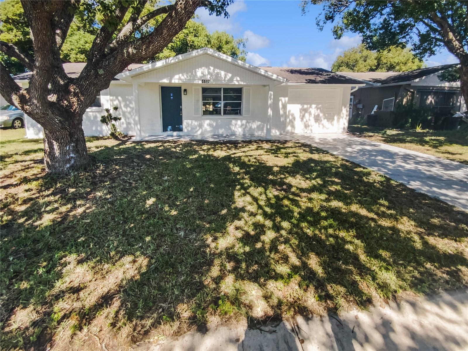 LA VILLA GARDENS - Residential