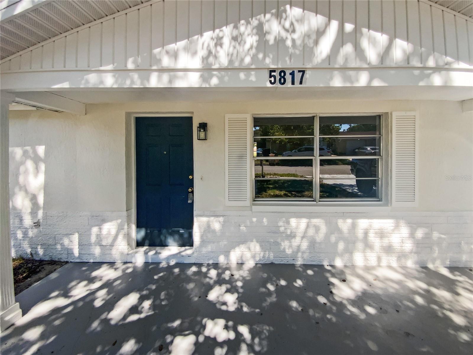 One or more photo(s) has been virtually staged. Welcome to this beautifully maintained property that is sure to impress. The home boasts a neutral color paint scheme that provides a calming ambiance. The kitchen is a chef's dream with an accent backsplash adding a touch of elegance. The outdoor space is equally impressive with a Covered patio perfect for entertaining and a fenced-in backyard for added privacy. The fresh interior paint gives the home a clean and updated feel. This property is a must-see for those seeking a home that combines style and comfort. Don't miss out on this gem! Included 100-Day Home Warranty with buyer activation