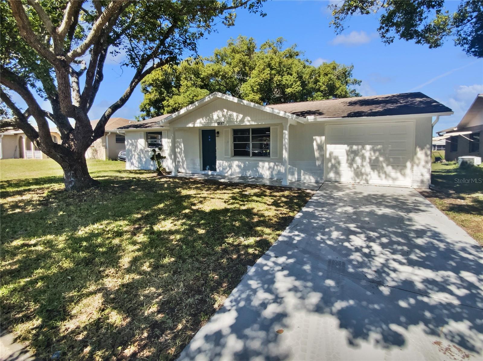 LA VILLA GARDENS - Residential