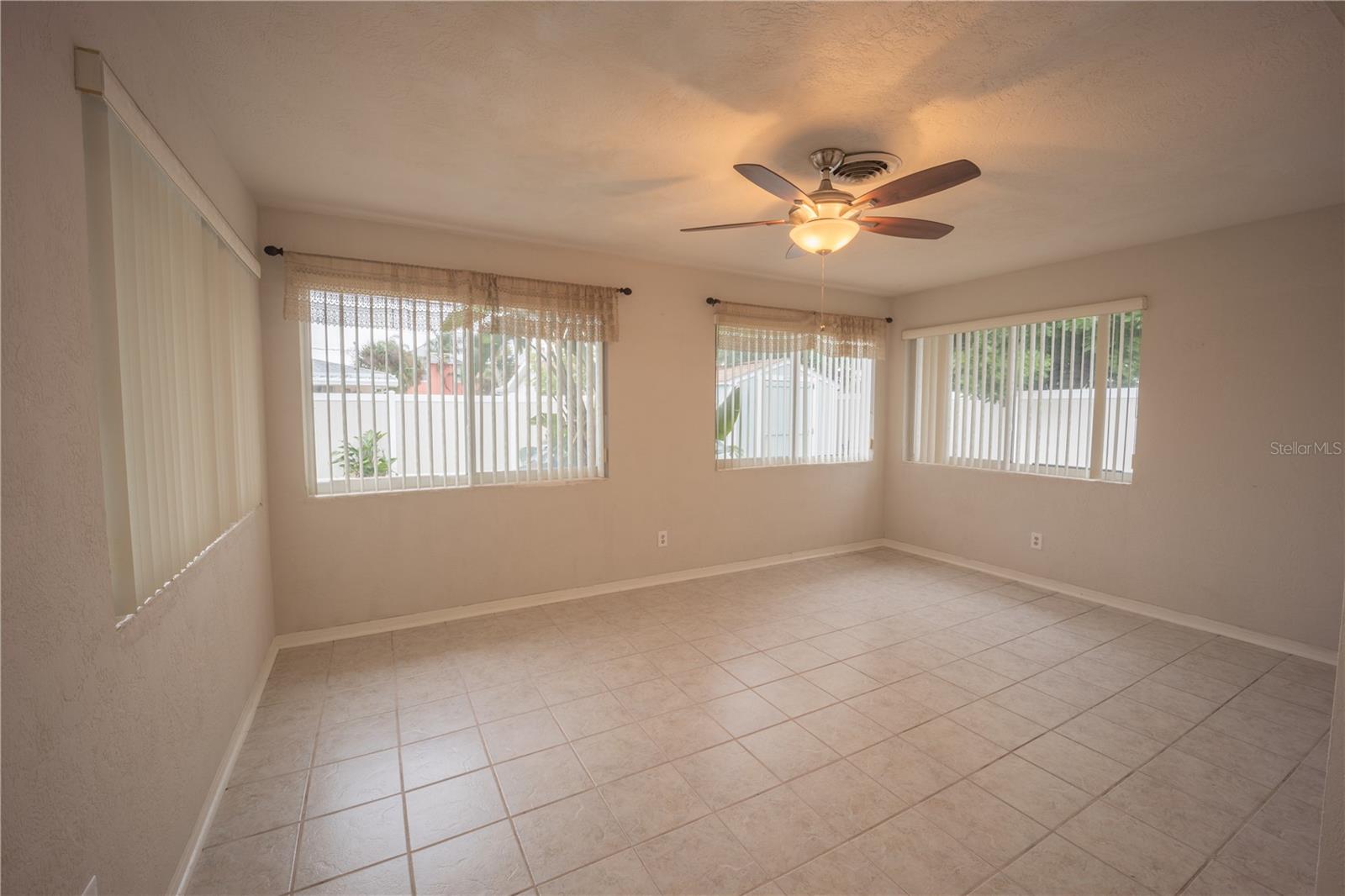 OAKVIEW HEIGHTS - Residential