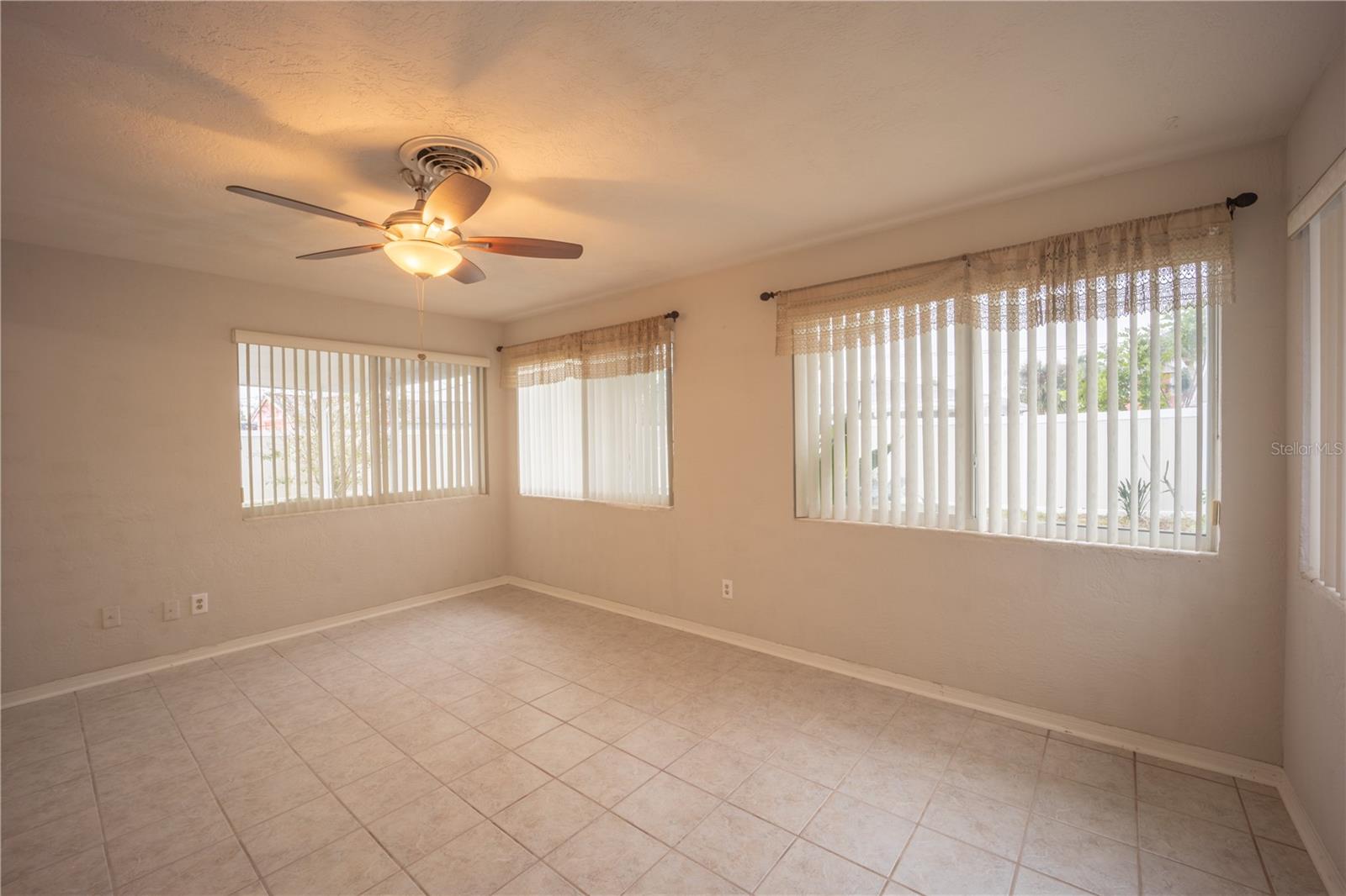 OAKVIEW HEIGHTS - Residential