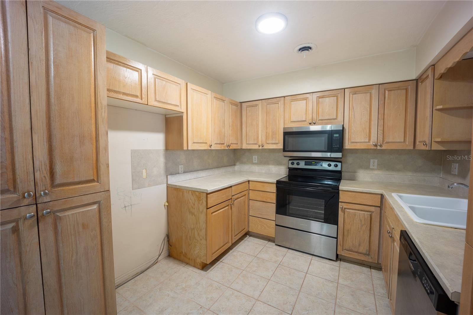 OAKVIEW HEIGHTS - Residential