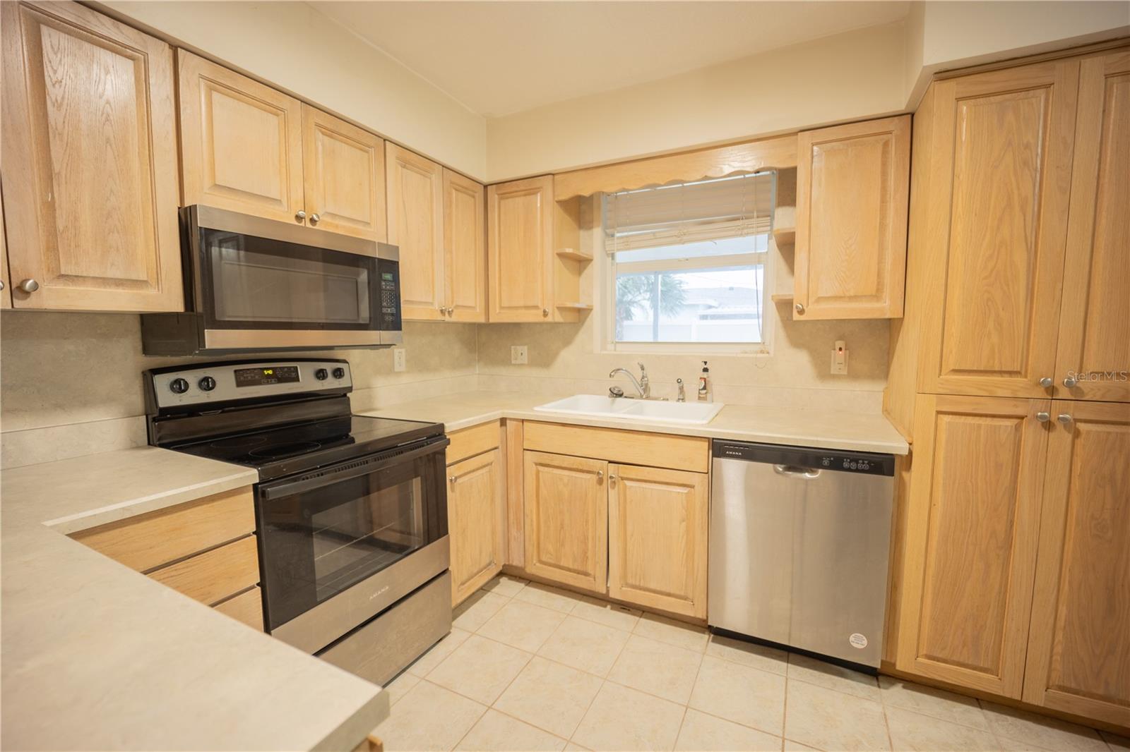 OAKVIEW HEIGHTS - Residential