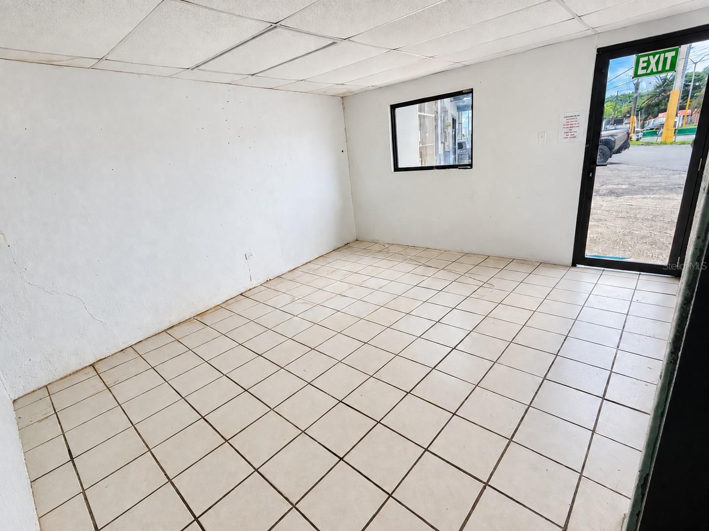 CARR. #2 KM 42.1 LOCAL #3 COMERCIAL  BO.  ALGARROBO