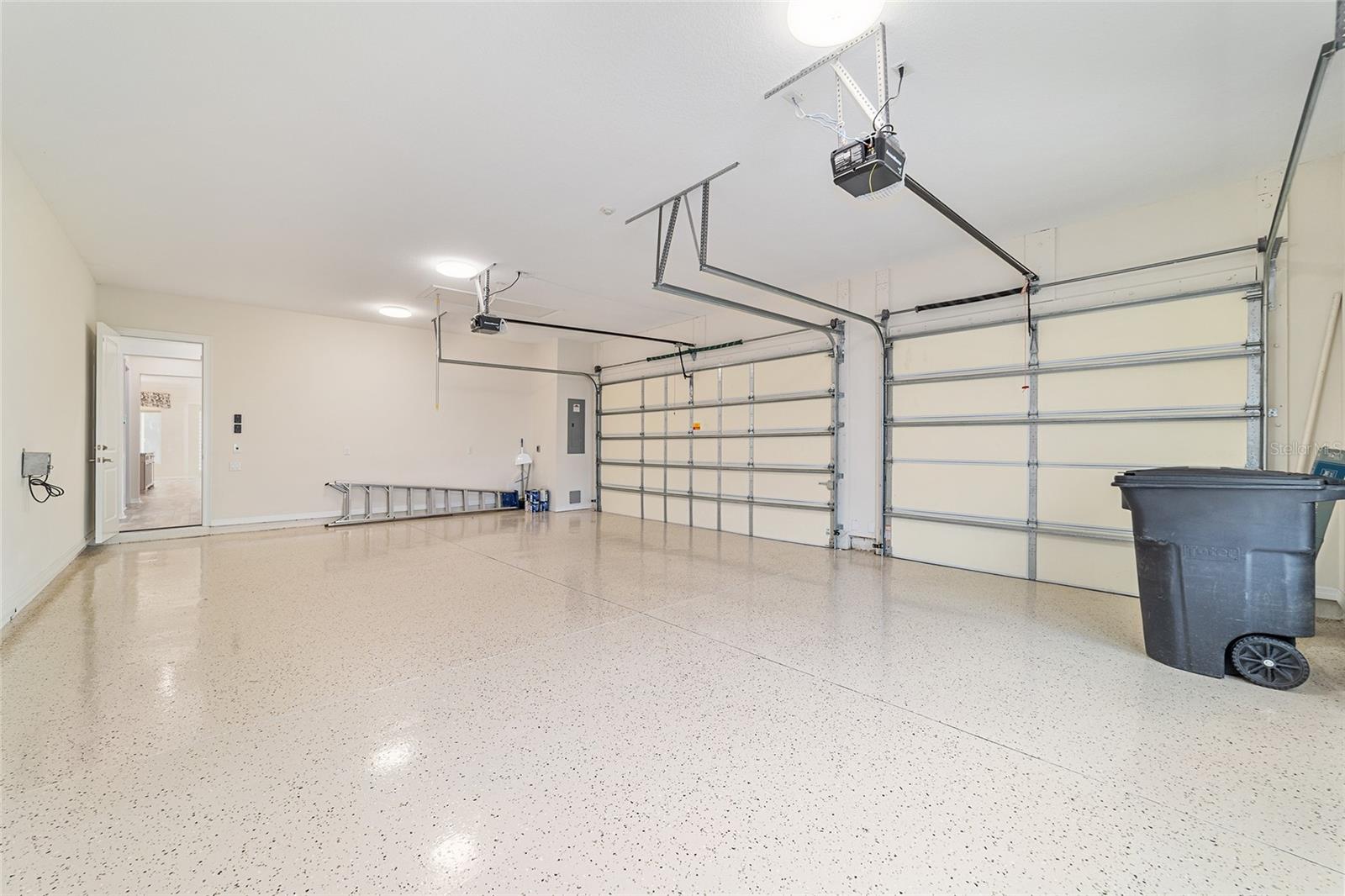 LEGENDARY TRAILS - Residential