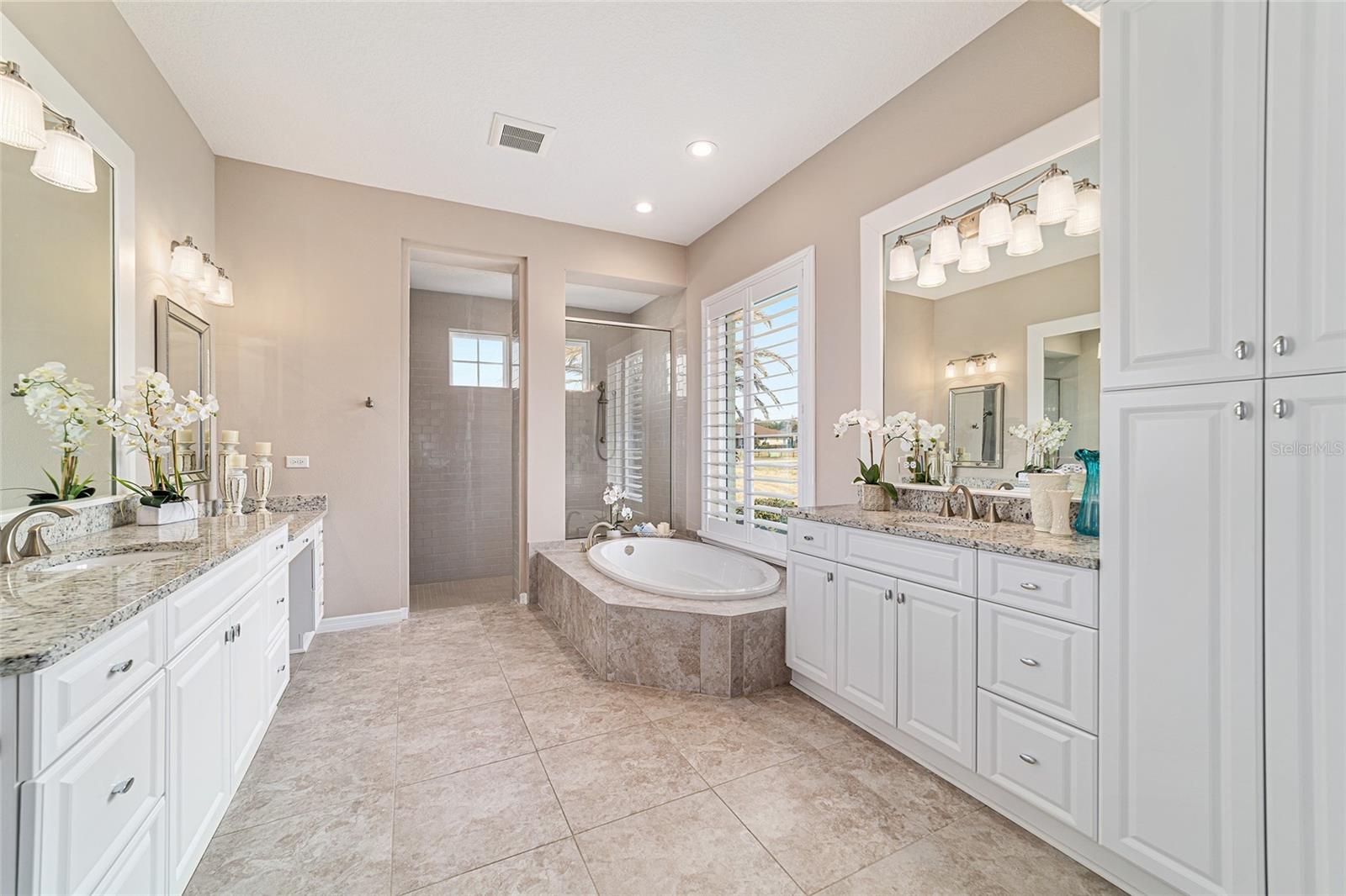 LEGENDARY TRAILS - Residential