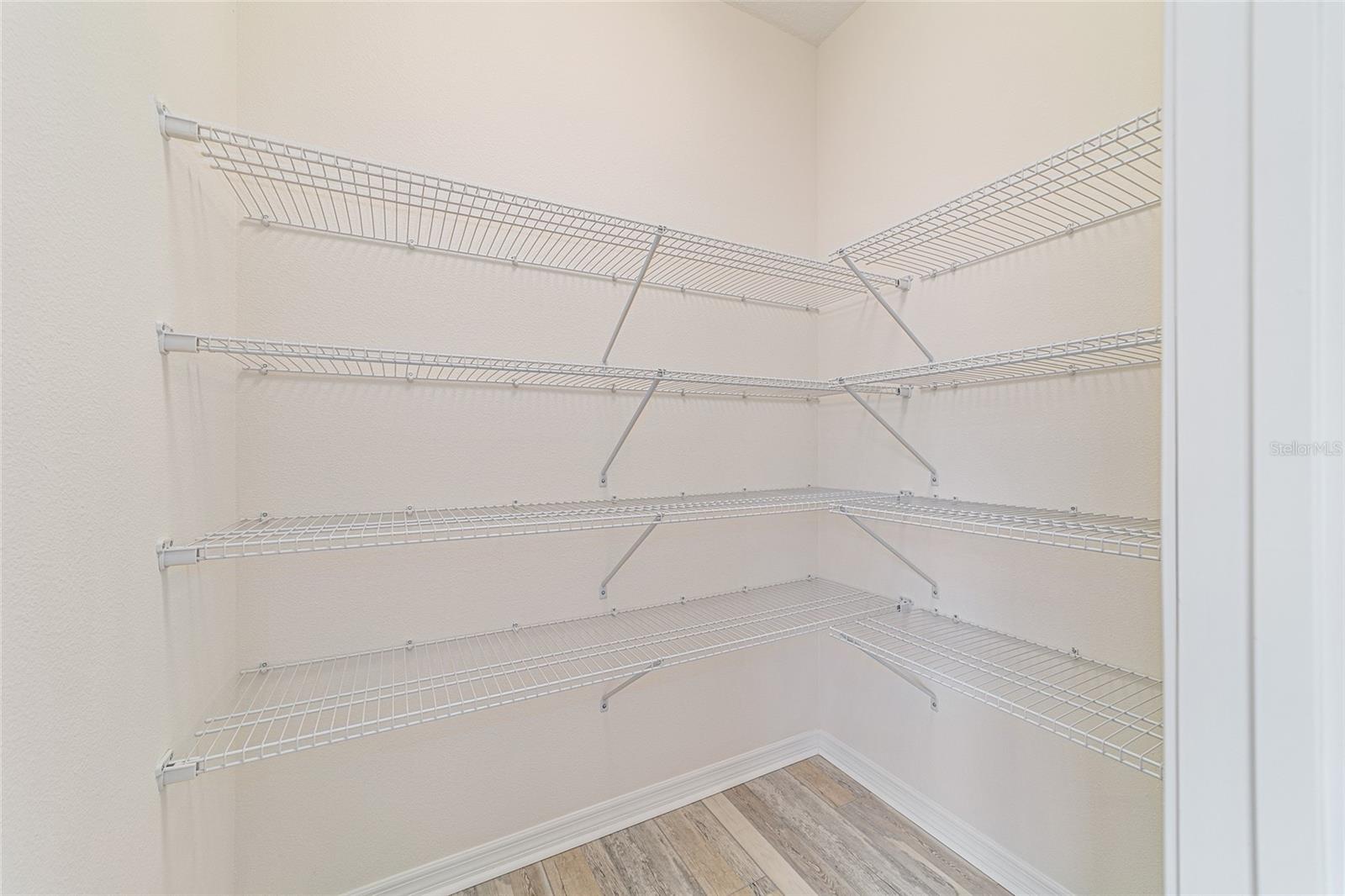 LEGENDARY TRAILS - Residential