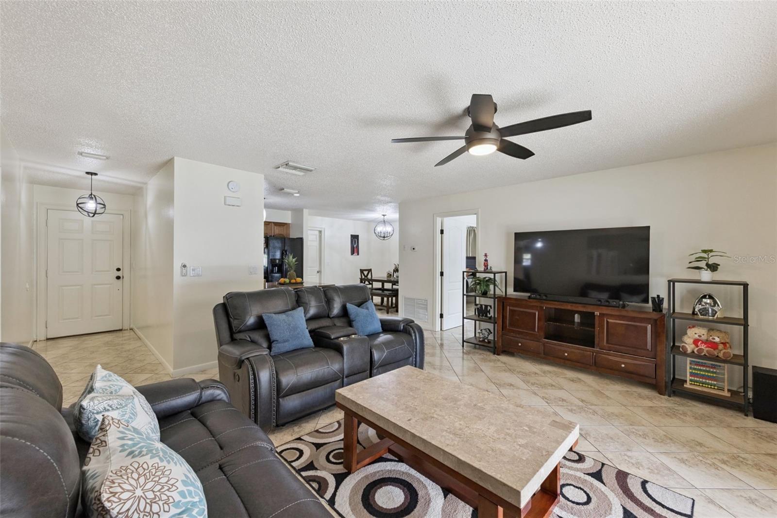 1346 QUINTUPLET DRIVE