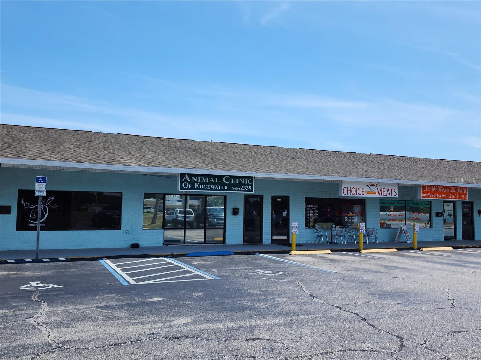 PELICAN COVE - Commercial Lease