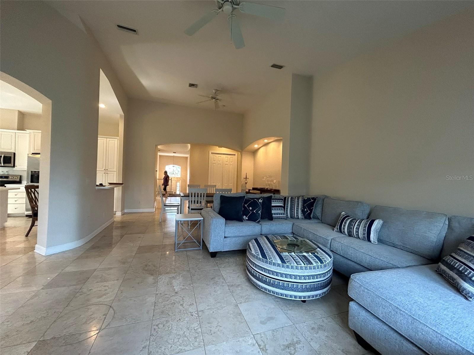 ACADEMY PARK PH VI - Residential Lease