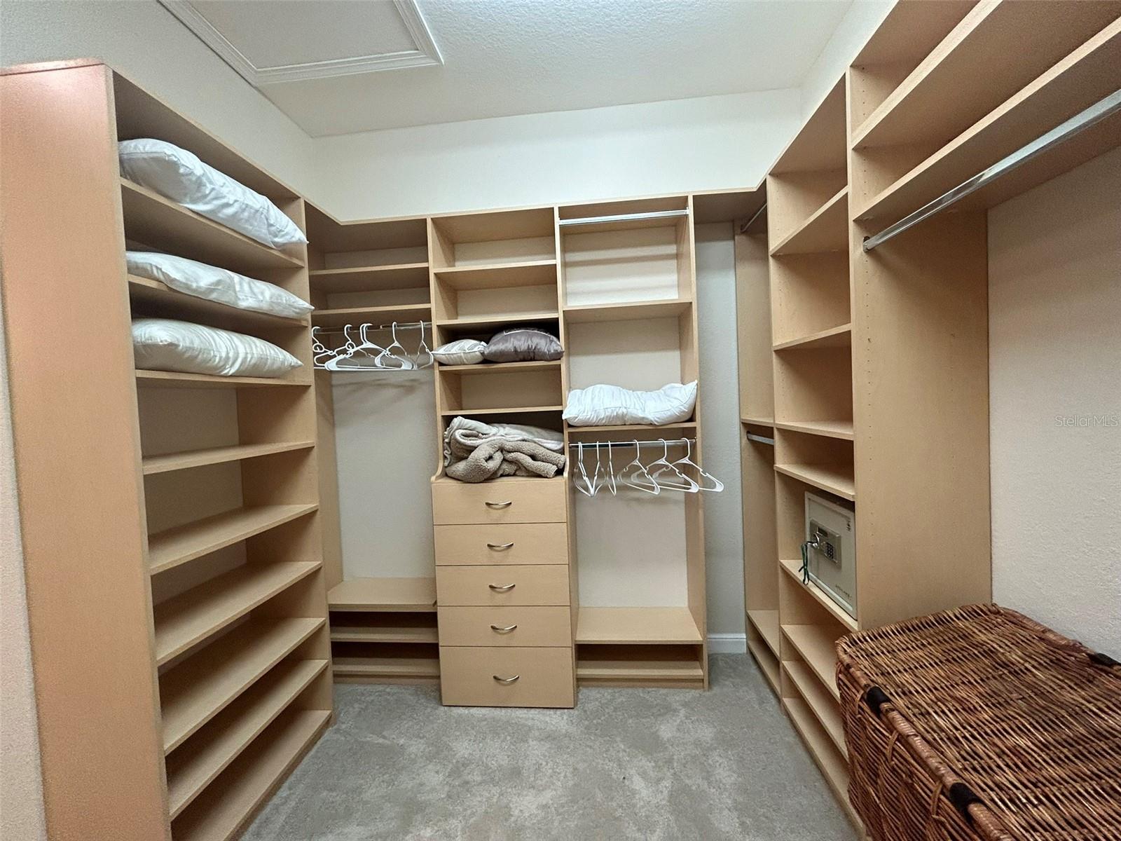 ACADEMY PARK PH VI - Residential Lease