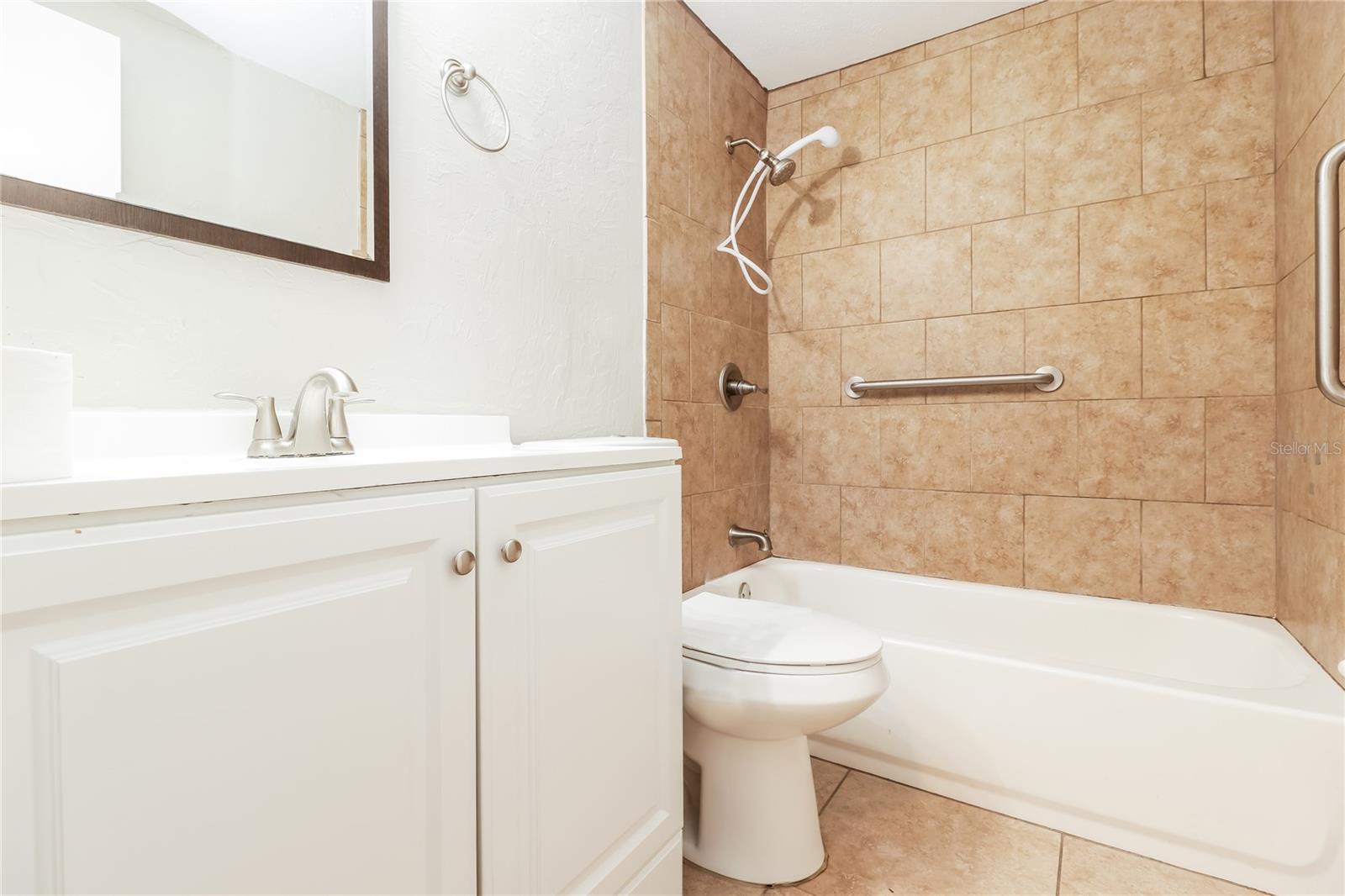 ALOHA GARDENS - Residential Lease