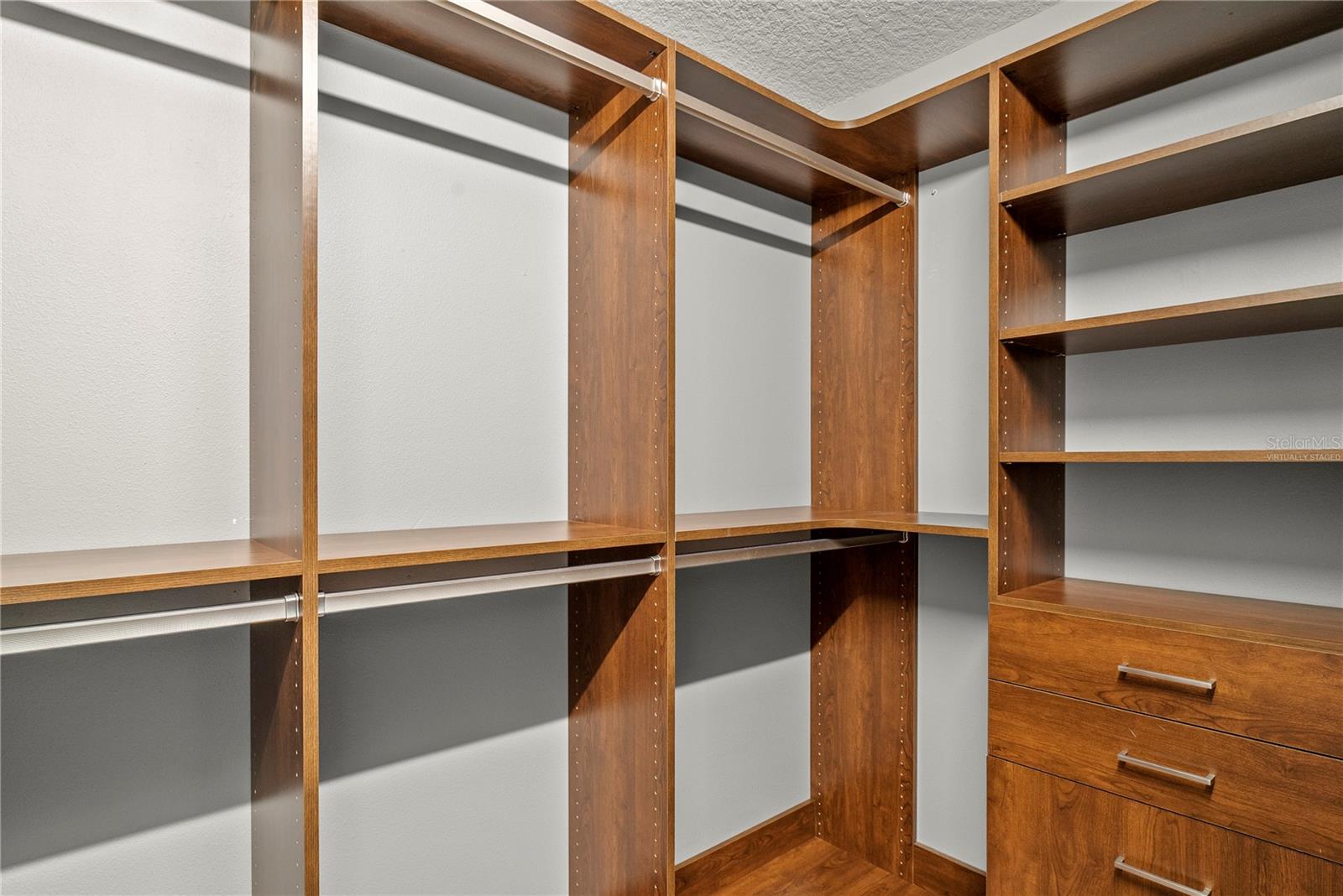 BLUE SPRING RESERVE - Residential