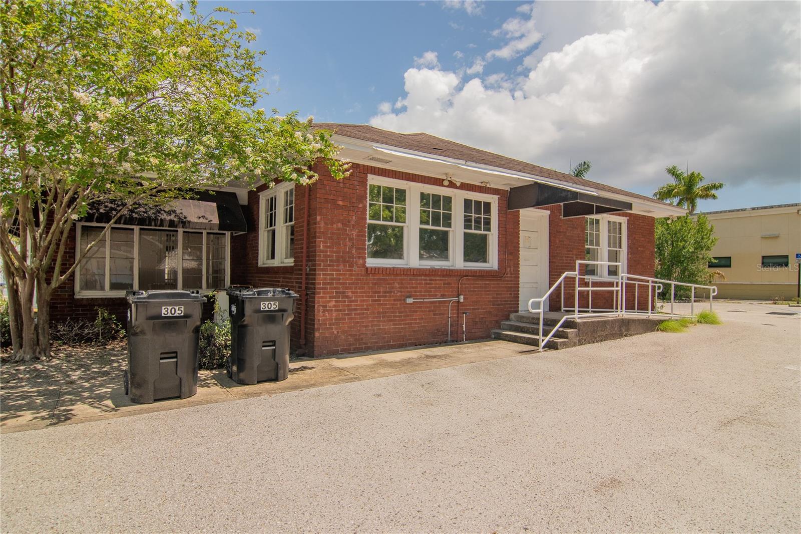 305 S MACDILL AVENUE