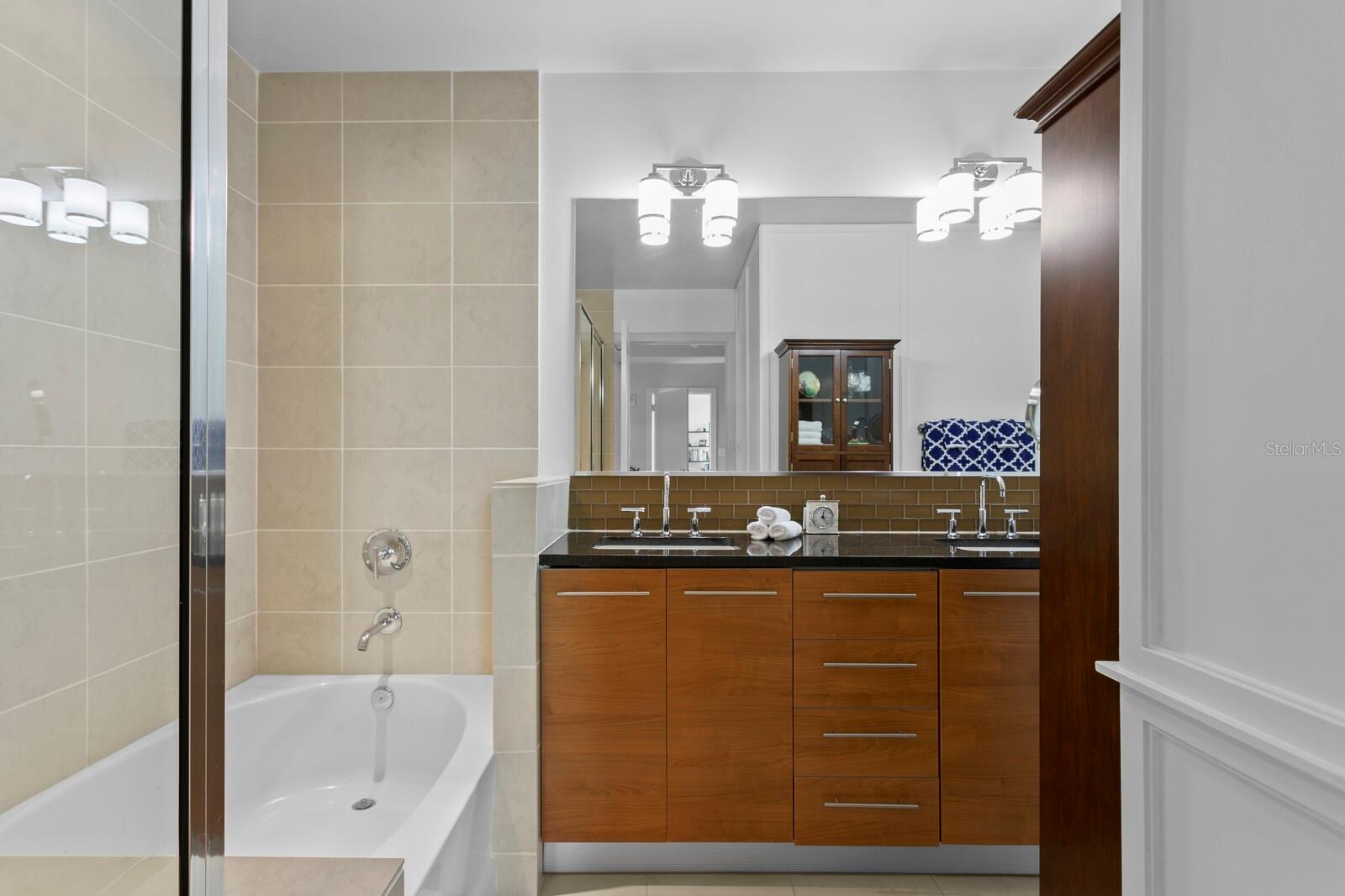 THE SAGE CONDO - Residential