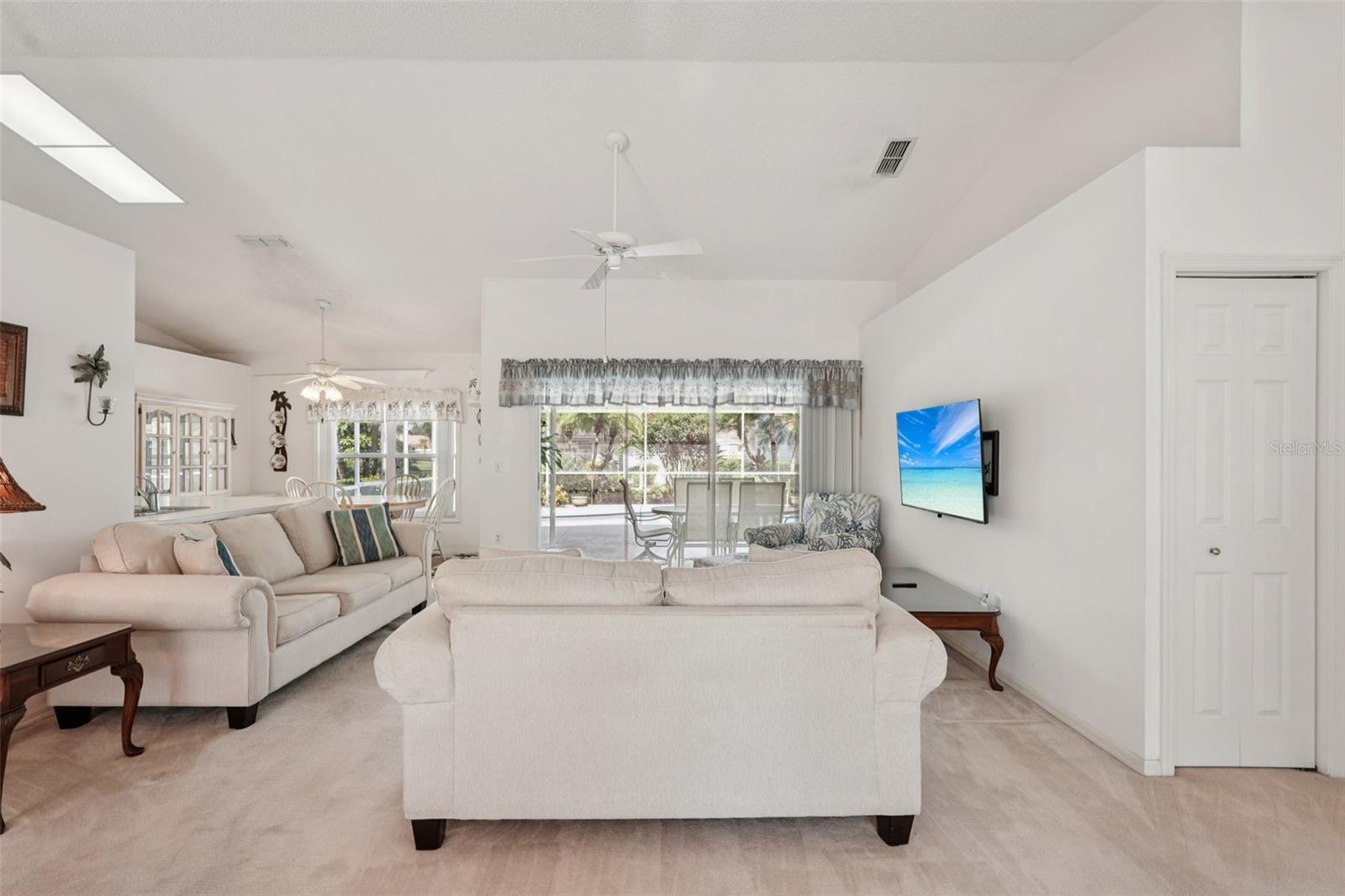 3817 GARDEN LAKES ESTATES DRIVE