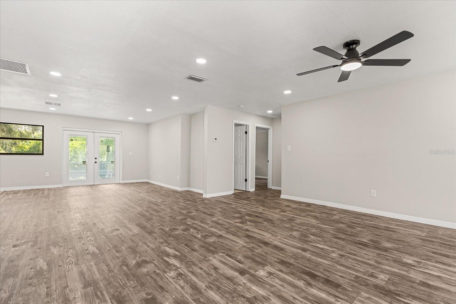575 LAKE MCCOY DRIVE