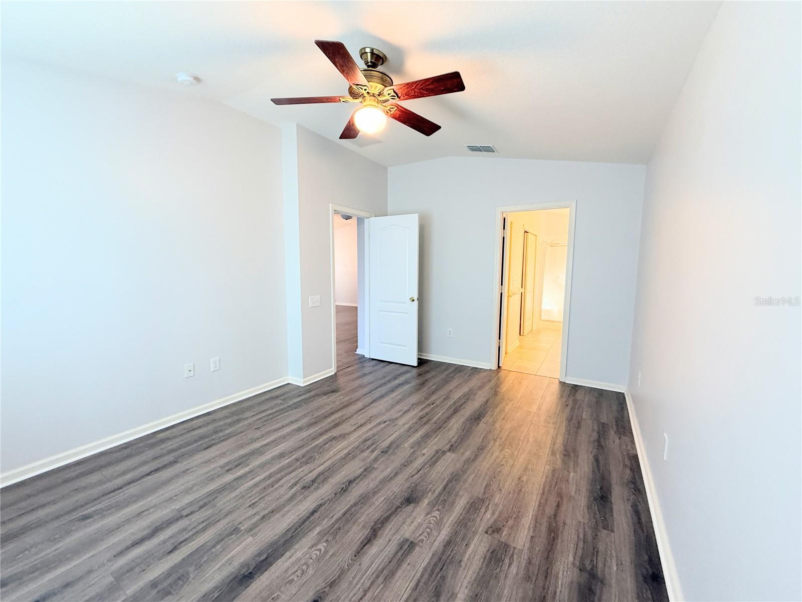 LEXINGTON OAKS VILLAGE 25 26 - Residential Lease