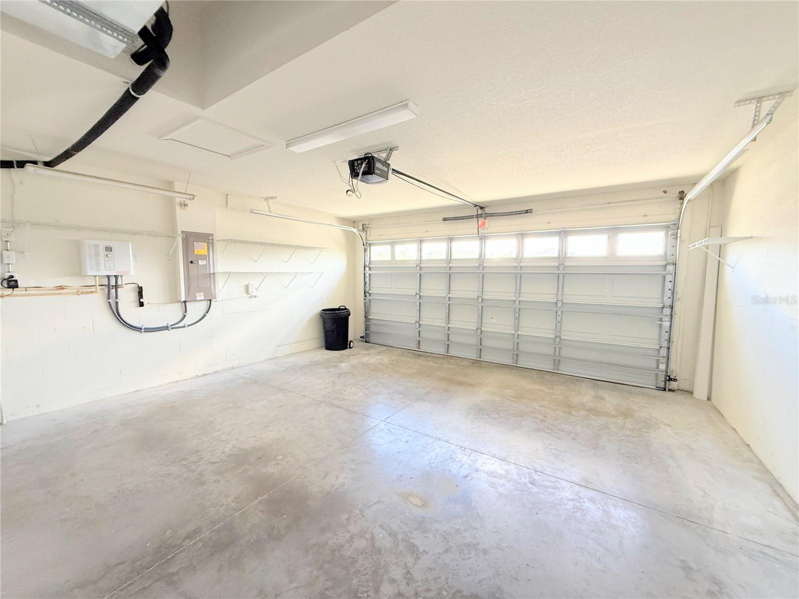 LEXINGTON OAKS VILLAGE 25 26 - Residential Lease