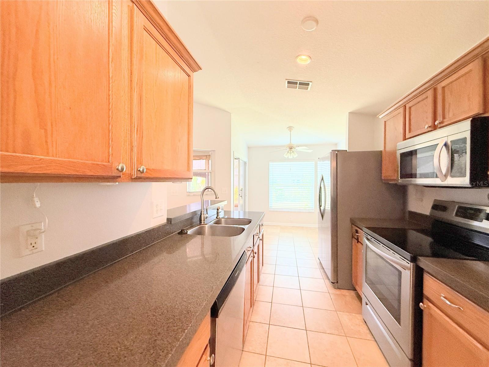 LEXINGTON OAKS VILLAGE 25 26 - Residential Lease