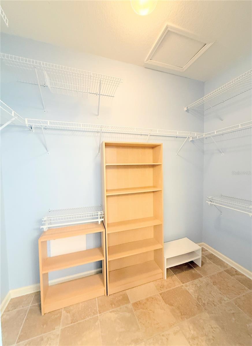 LEXINGTON OAKS VILLAGE 25 26 - Residential Lease