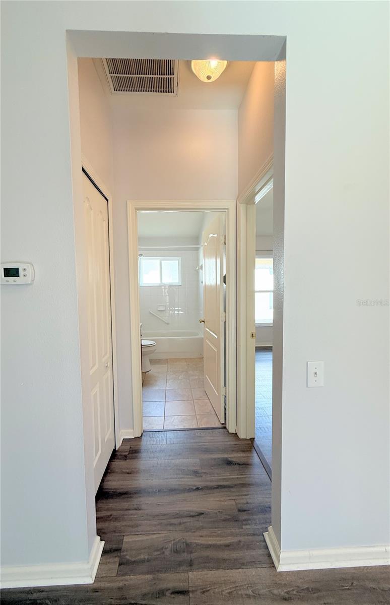 LEXINGTON OAKS VILLAGE 25 26 - Residential Lease