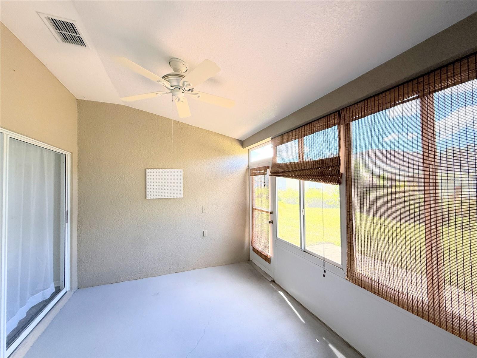 LEXINGTON OAKS VILLAGE 25 26 - Residential Lease