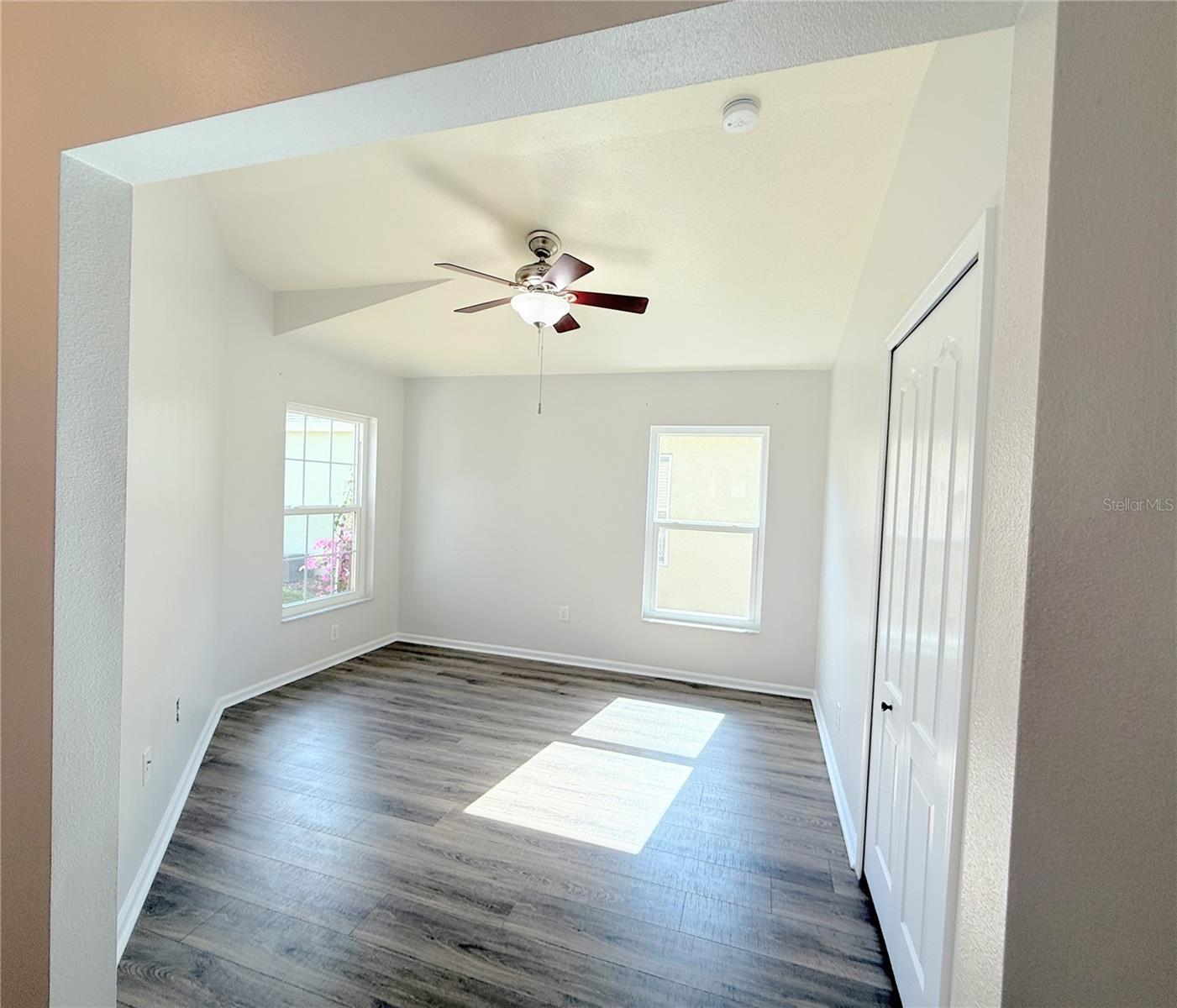 LEXINGTON OAKS VILLAGE 25 26 - Residential Lease