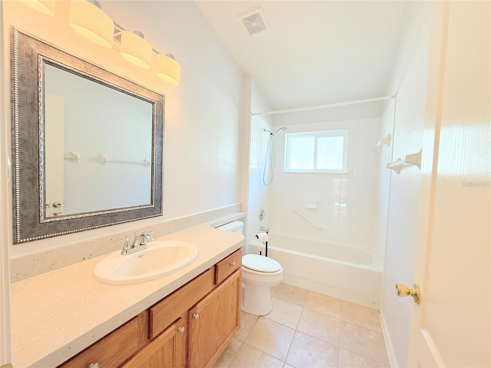 LEXINGTON OAKS VILLAGE 25 26 - Residential Lease