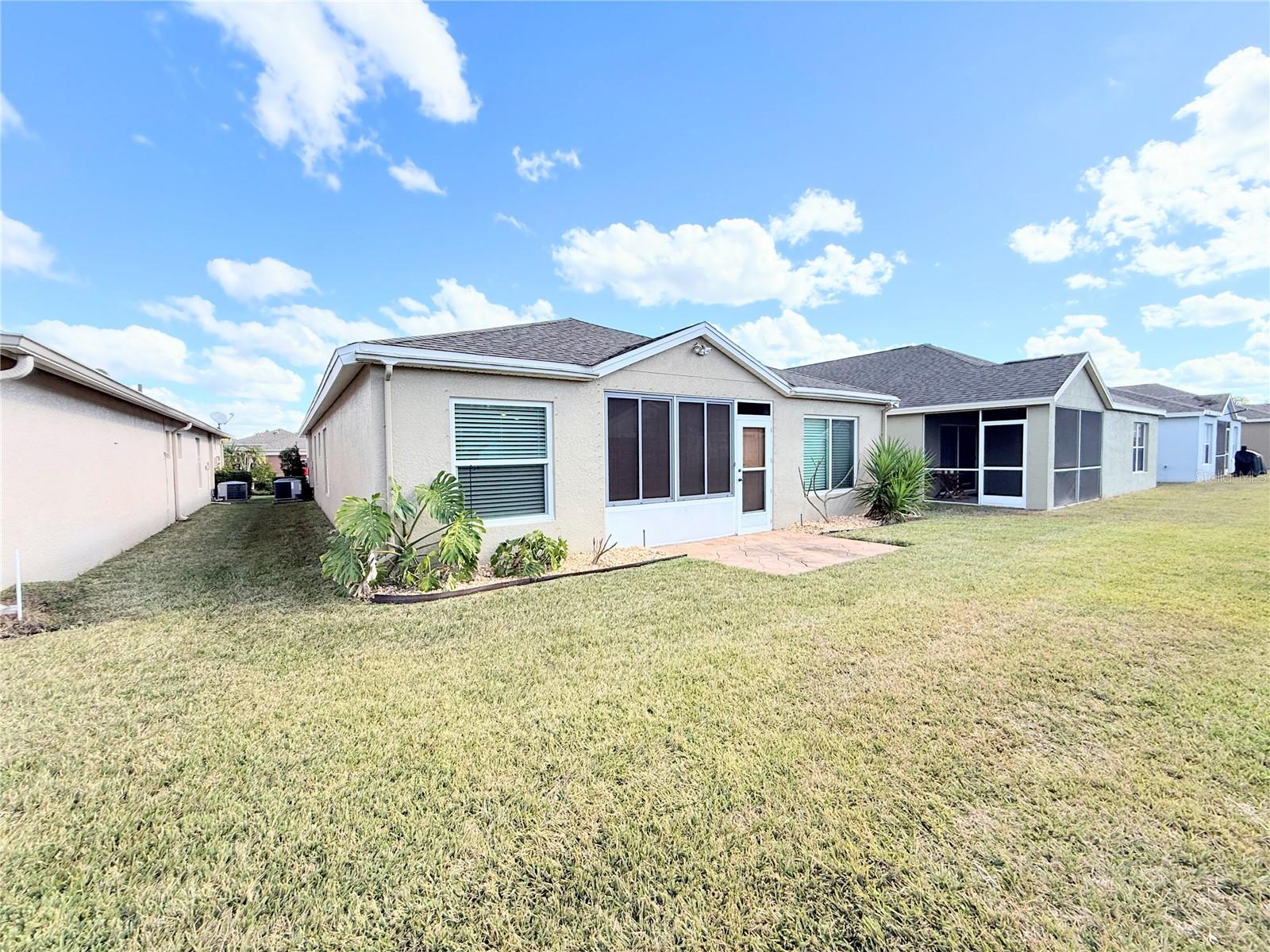 LEXINGTON OAKS VILLAGE 25 26 - Residential Lease