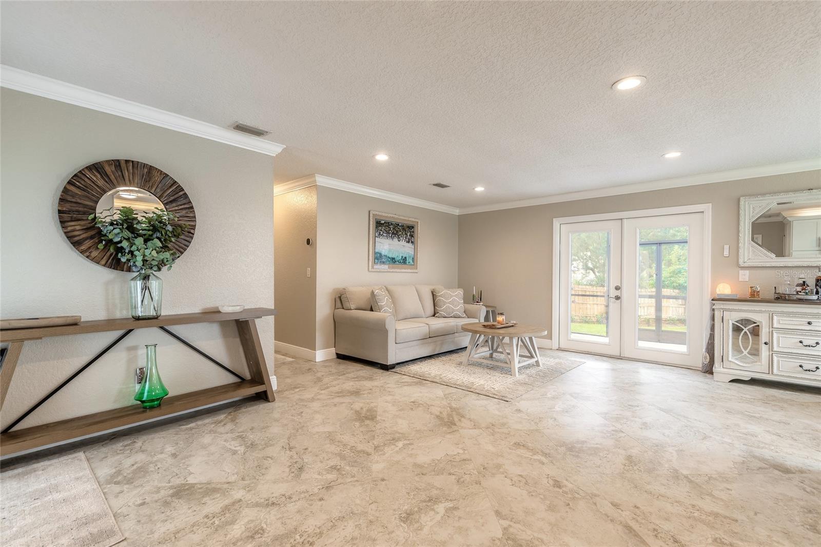 4181 SAXON DRIVE