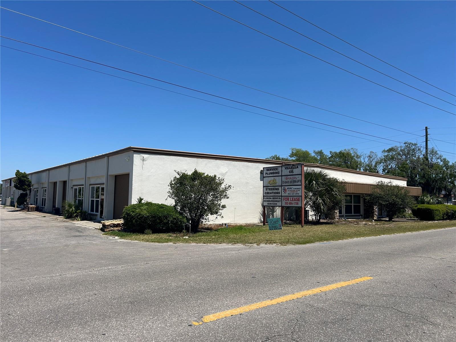 A 17,352 M1 Zoned multitenant Flex Warehouse building with small industrial bay options available now. 37 paved parking spaces around the building provides ratio of 2.13 spaces/1000sf, plus 14 overflow grassy parking spaces. The fenced yard to the north is available separately. NNN cost approximately $3.00/sf/yr for Taxes, Insurance, and Common Area Maintenance. Superb location just off College Road and SW 17th Street near many car dealerships. M1 Zoning offers options for warehouse, distribution, manufacturing and assembly.
Unit 8 vacancy: Lobby, bathroom, 2 offices and a storage room all air conditioned on left side. Right side is a non climate controlled warehouse approx 15' x 50' with 10' x 10' manual truck door. NNN charge $3.00/sf/yr. Total price: $13/sf Base rent plus $3.00/sf NNN rent = $1,666.67/mo plus sales tax.