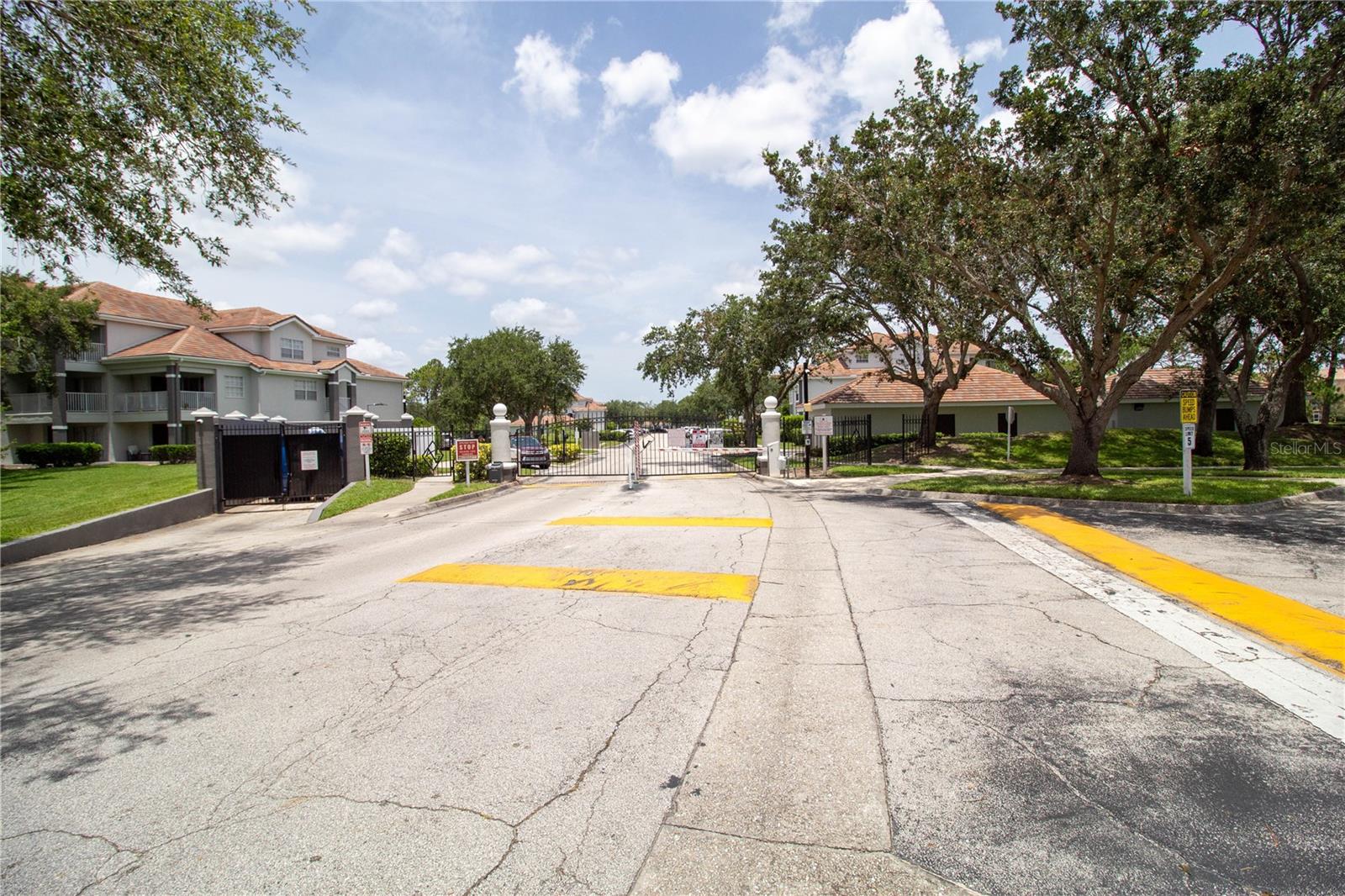 AUDUBON VILLAS AT HUNTERS CREEK CONDO - Residential