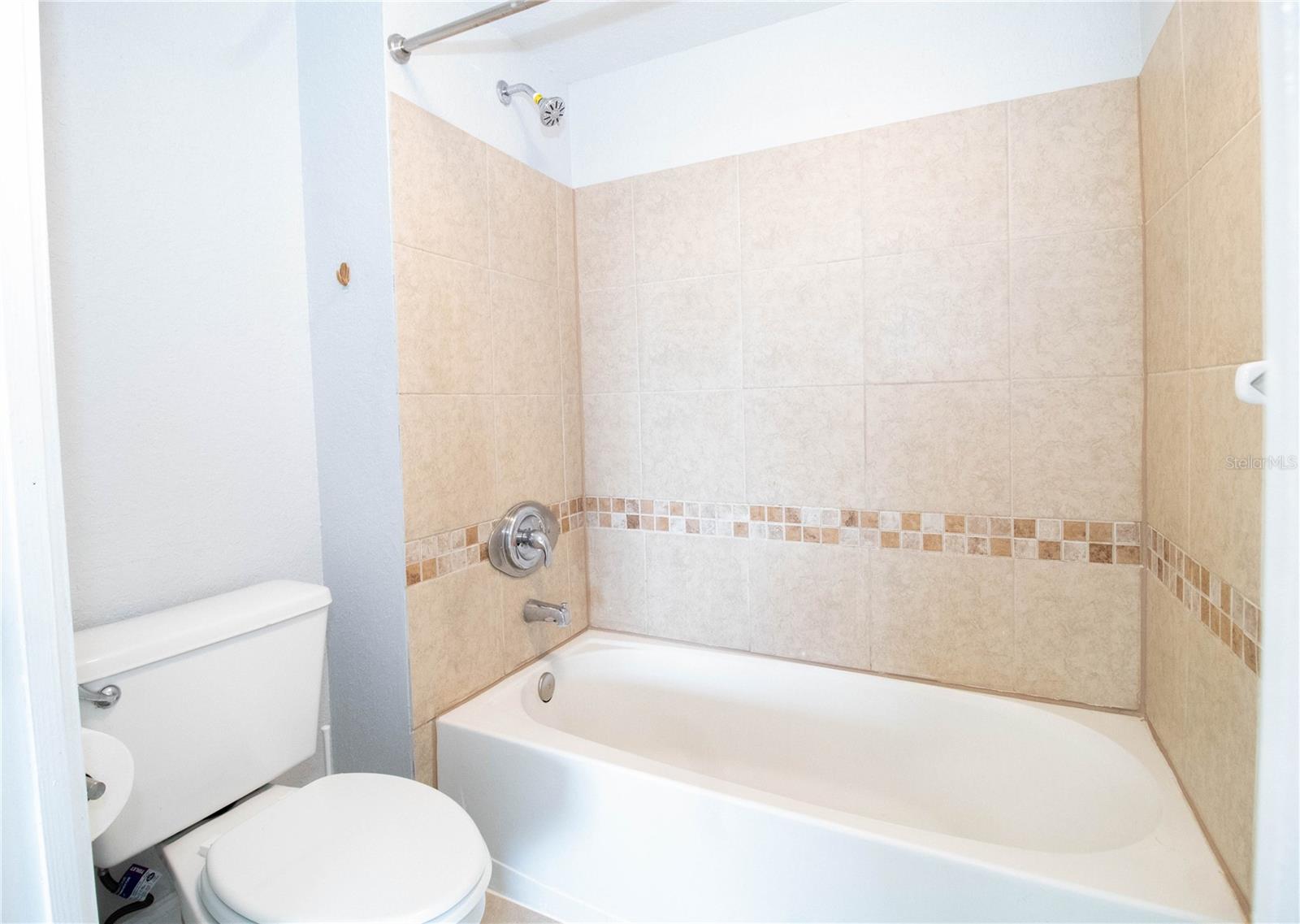 AUDUBON VILLAS AT HUNTERS CREEK CONDO - Residential