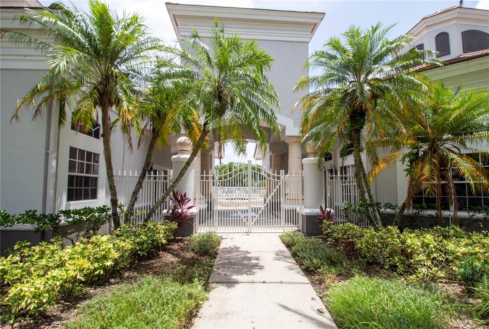 AUDUBON VILLAS AT HUNTERS CREEK CONDO - Residential
