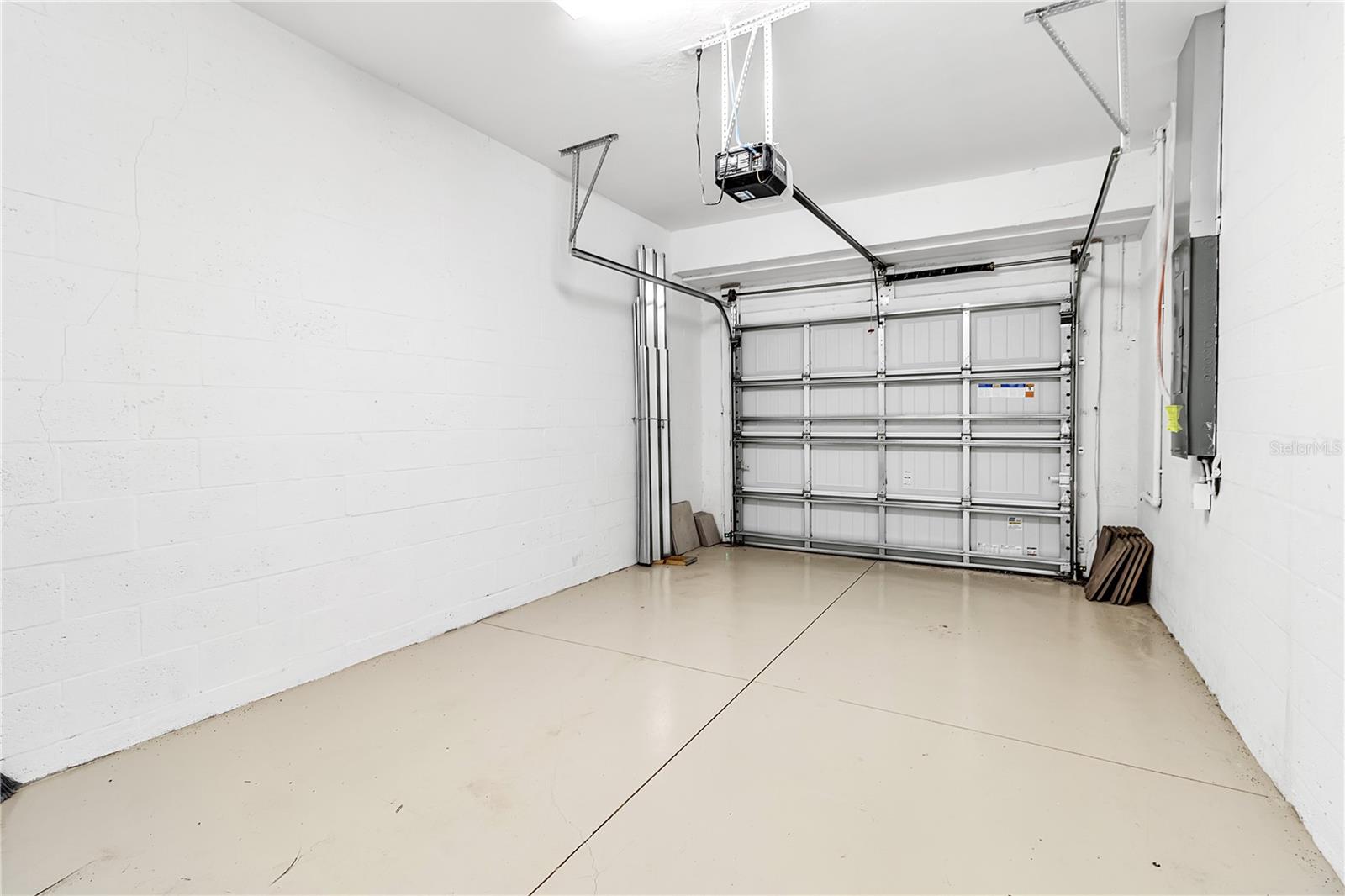 LORRAINE LAKES PH IIA - Residential Lease