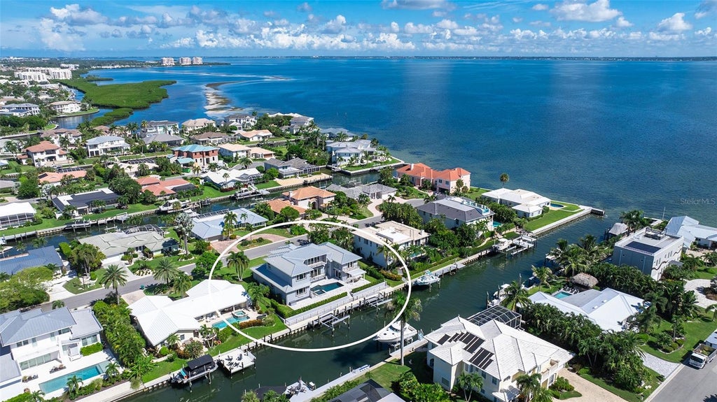 Photo of 560 Chipping Lane, Longboat Key, FL 34228 (MLS # A4702902)