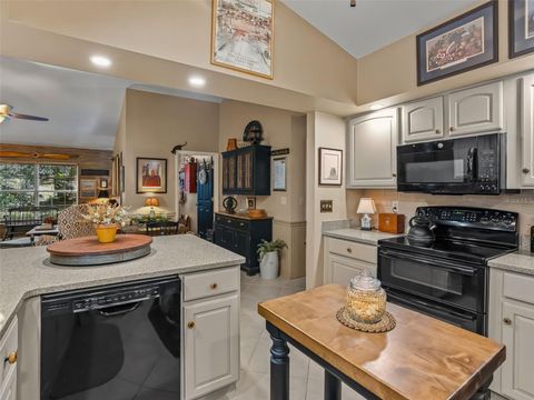 Tiny photo for 9856 Fairway Circle, Leesburg, FL 34788 (MLS # G5103603)