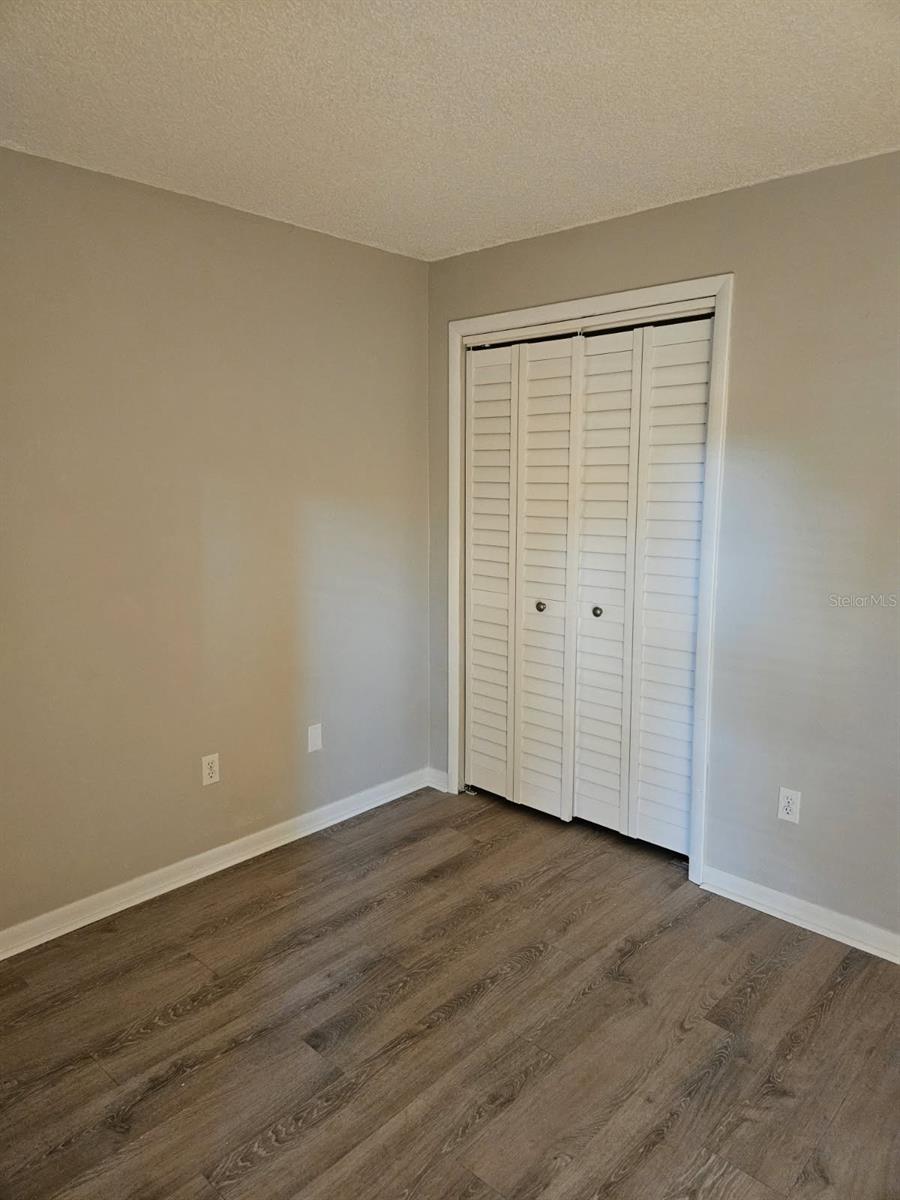 NORTH OAKS CONDO IV - Residential
