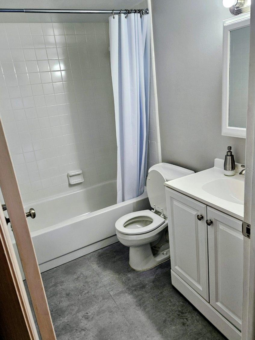 NORTH OAKS CONDO IV - Residential
