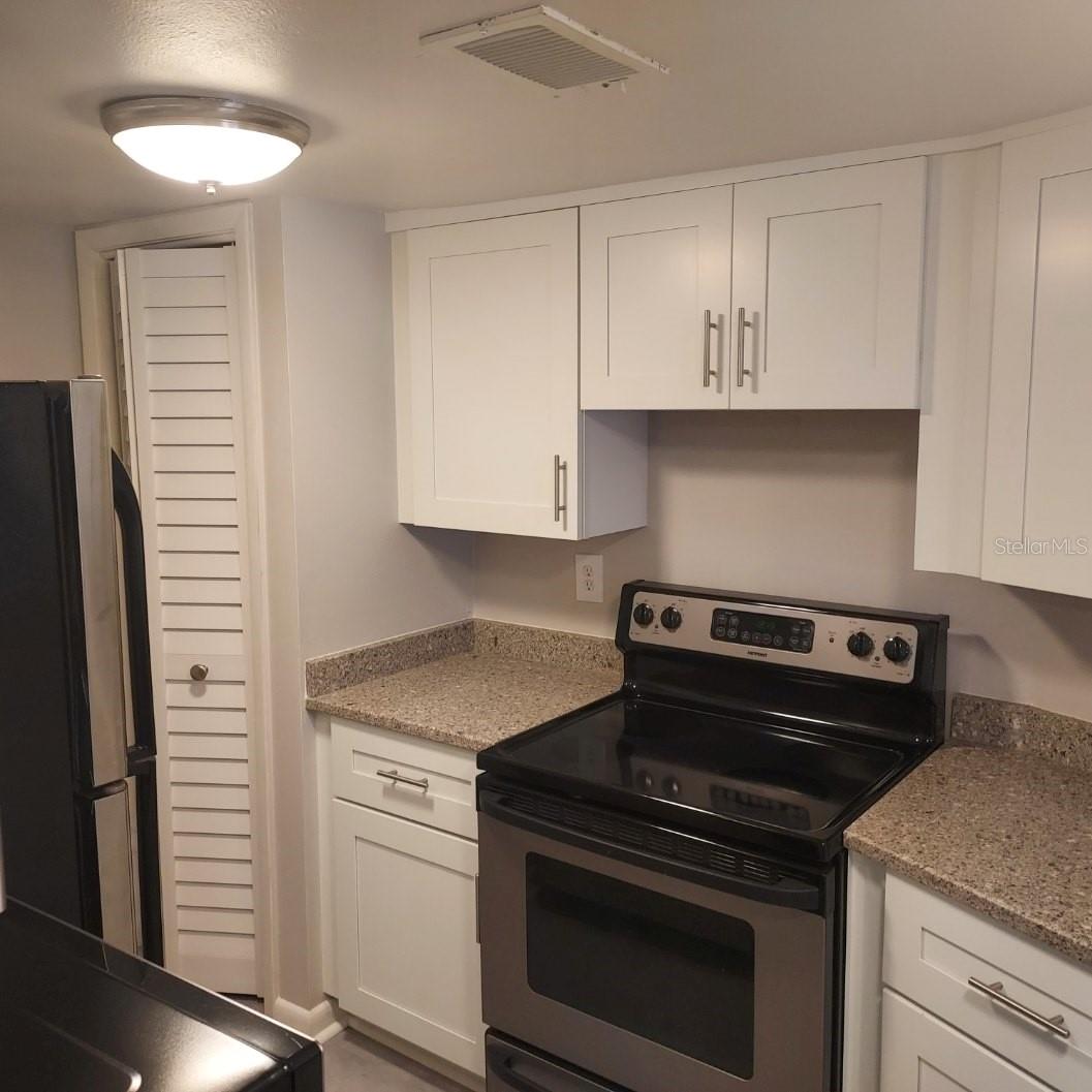 NORTH OAKS CONDO IV - Residential