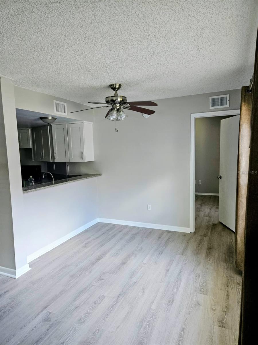 NORTH OAKS CONDO IV - Residential