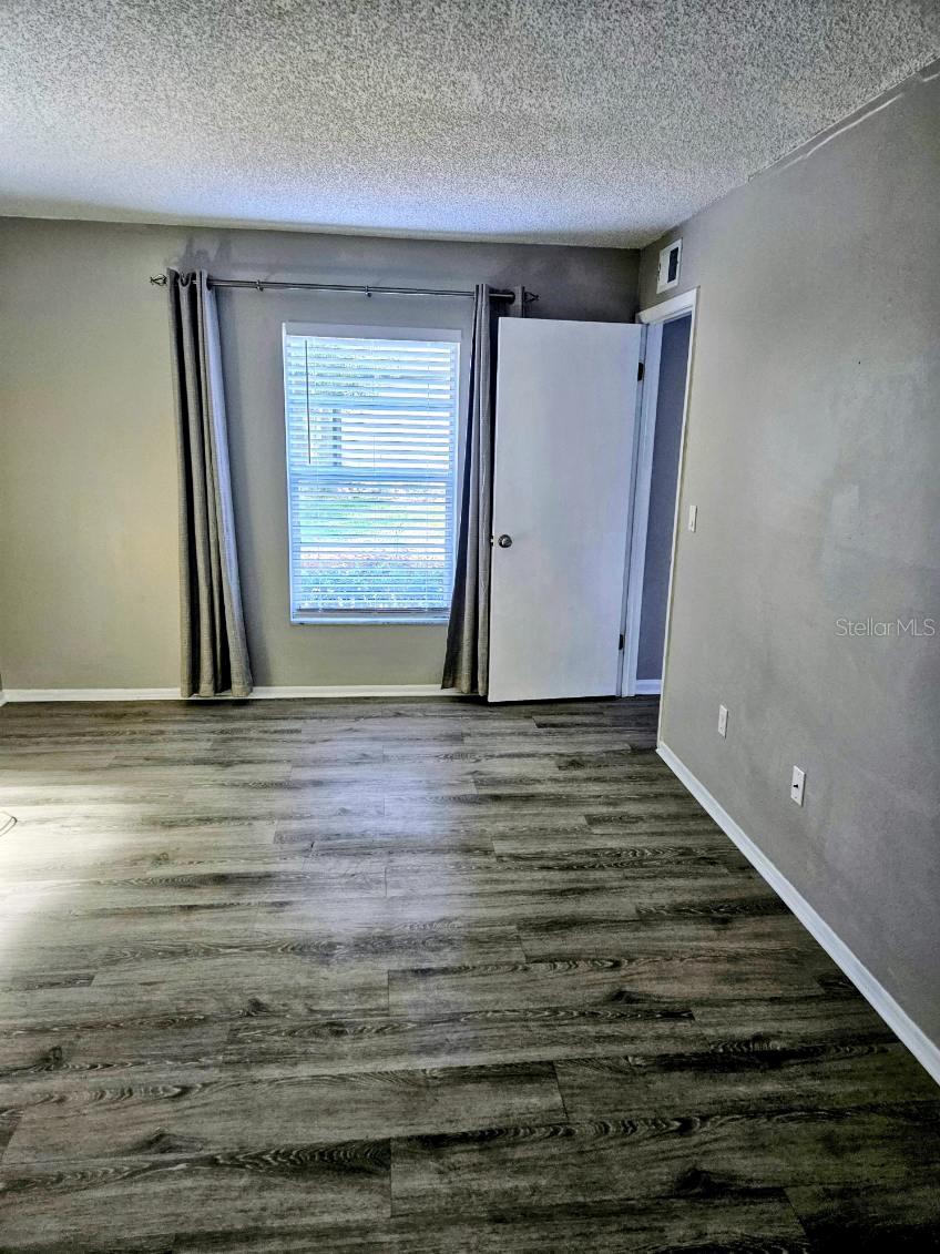NORTH OAKS CONDO IV - Residential