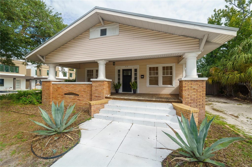 Photo of 419 W Park Avenue, Tampa, FL 33602 (MLS # TB8509308)
