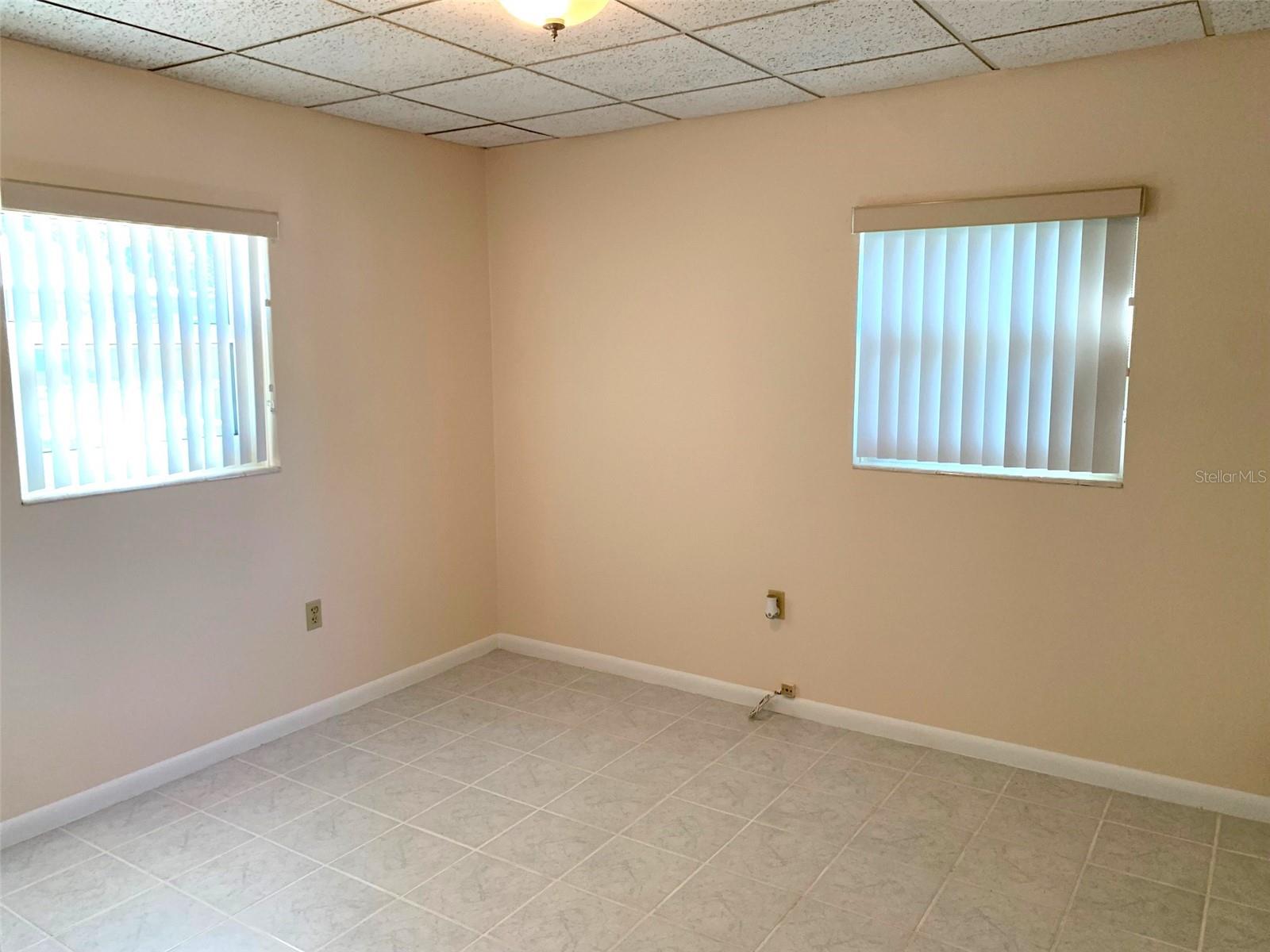 MICHAELSONS L J RE-SUBDIVISIO - Residential Lease